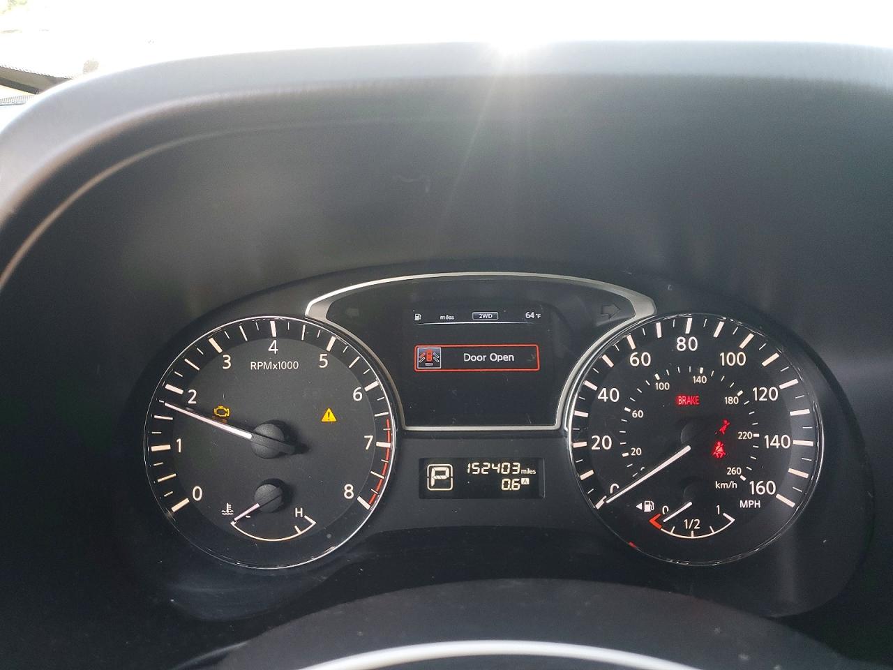 2014 Nissan Pathfinder S Silver vin: 5N1AR2MM7EC621899