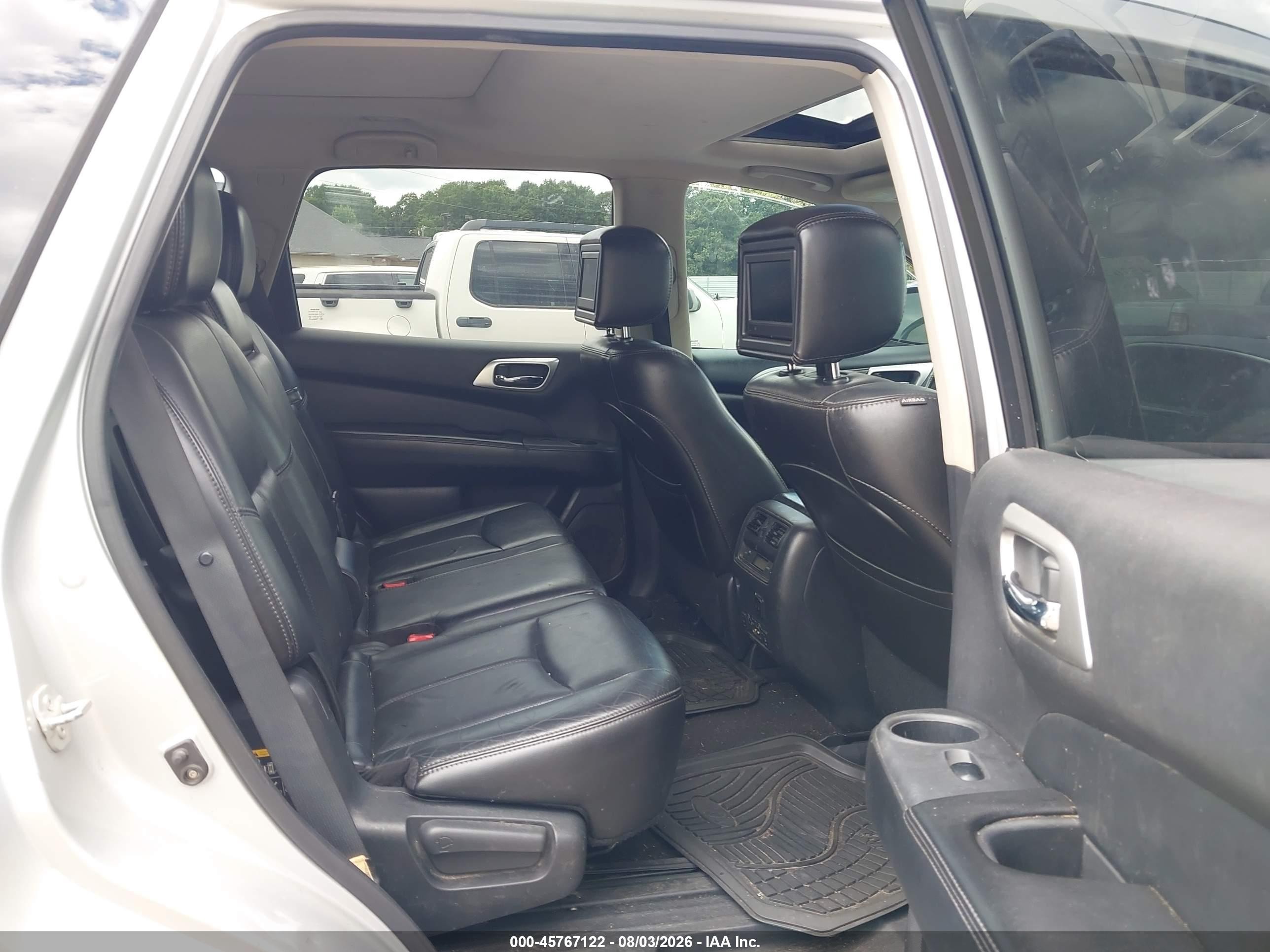 2014 Nissan Pathfinder Platinum Серебряный vin: 5N1AR2MM7EC624091
