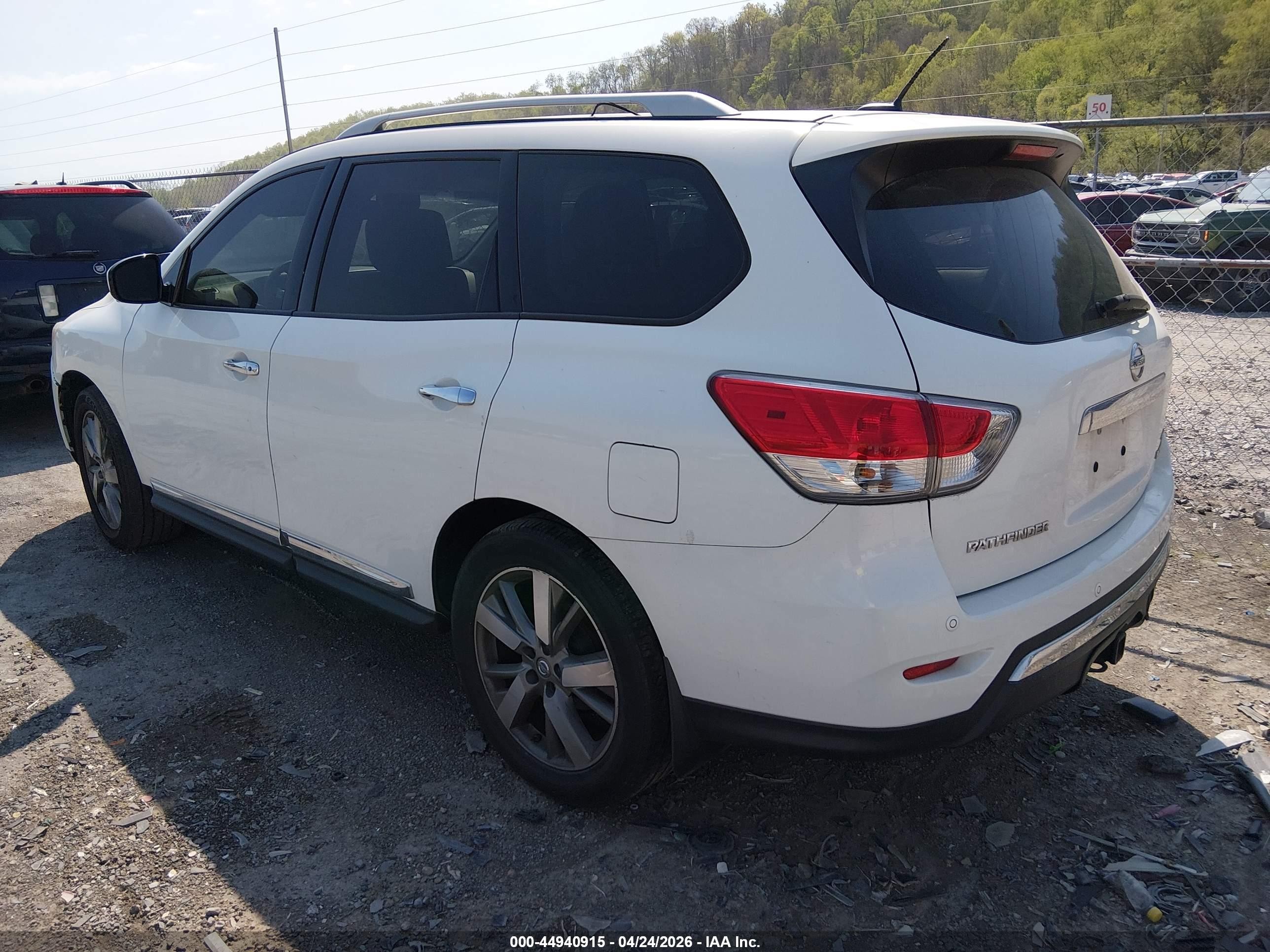 2014 Nissan Pathfinder Platinum Белый vin: 5N1AR2MM7EC640968