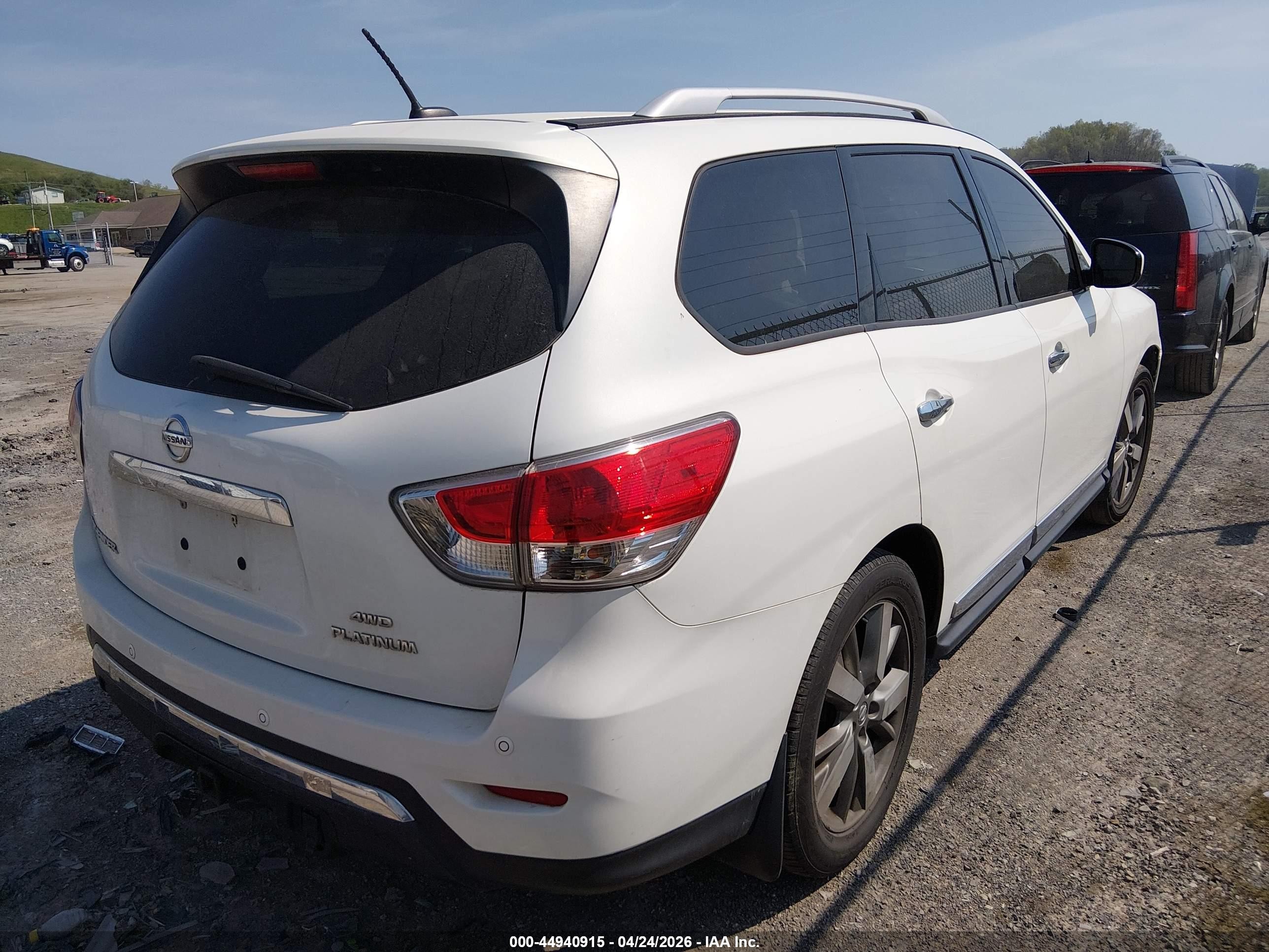 2014 Nissan Pathfinder Platinum Белый vin: 5N1AR2MM7EC640968
