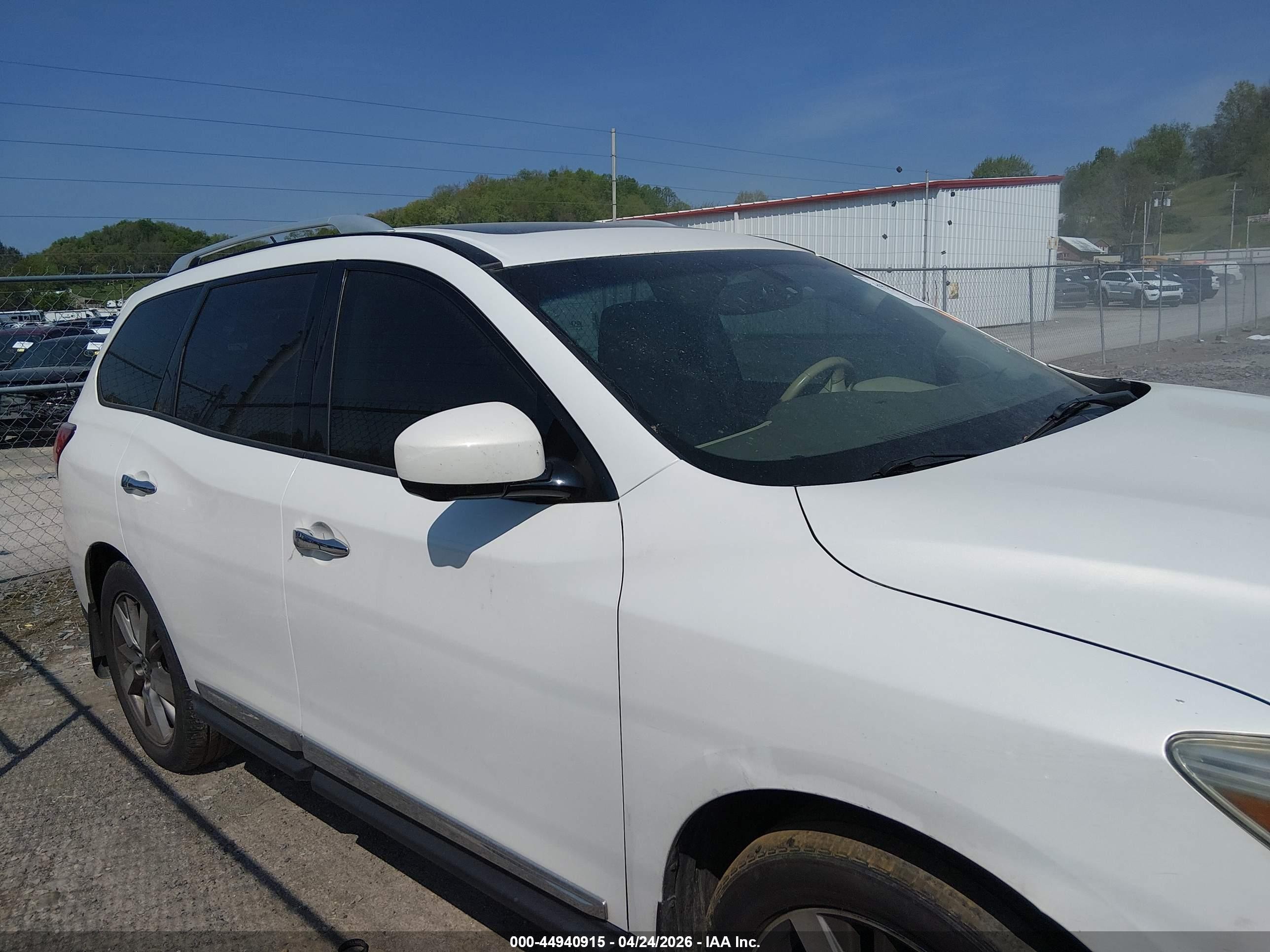 2014 Nissan Pathfinder Platinum Белый vin: 5N1AR2MM7EC640968