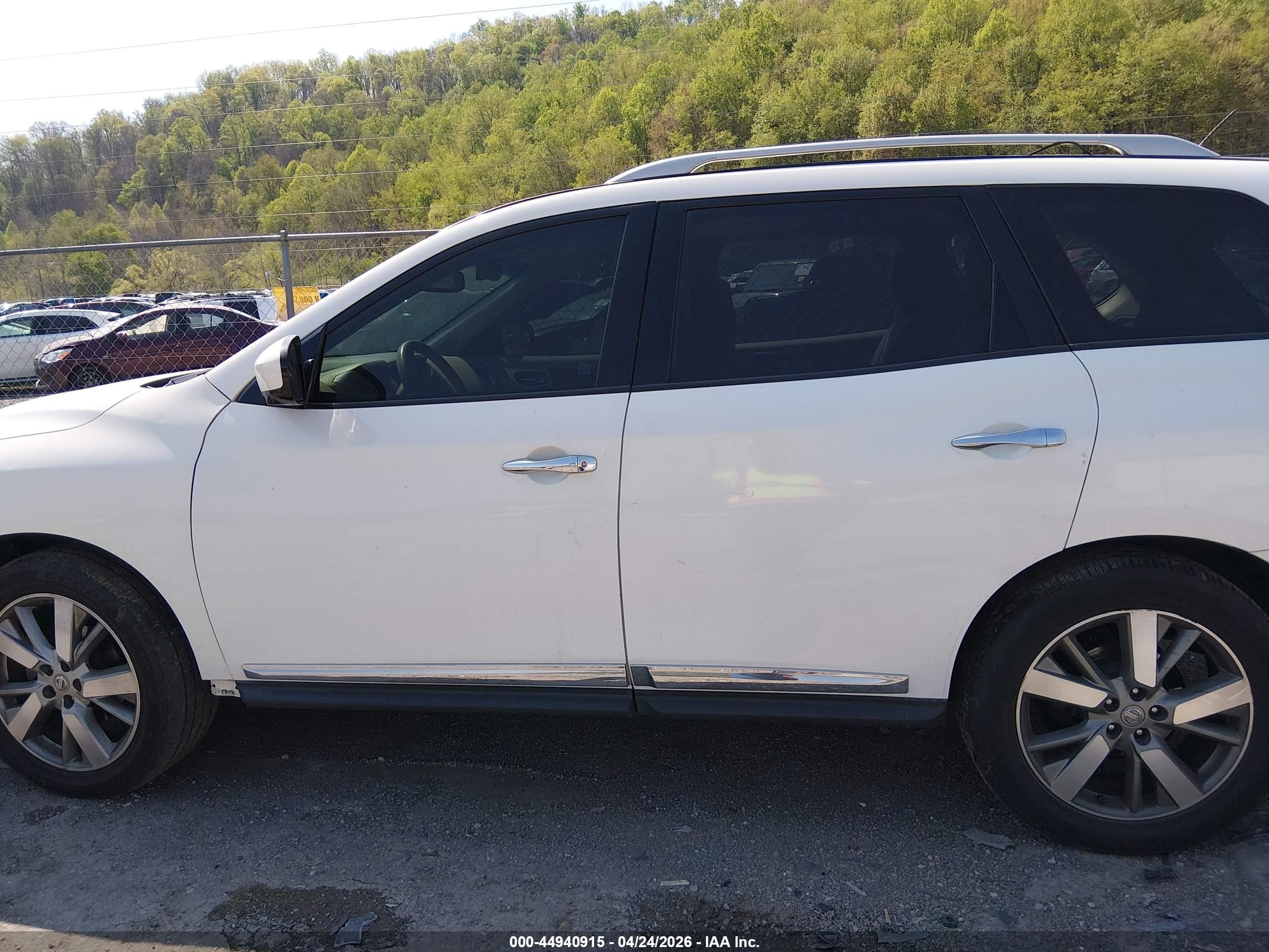 2014 Nissan Pathfinder Platinum Белый vin: 5N1AR2MM7EC640968