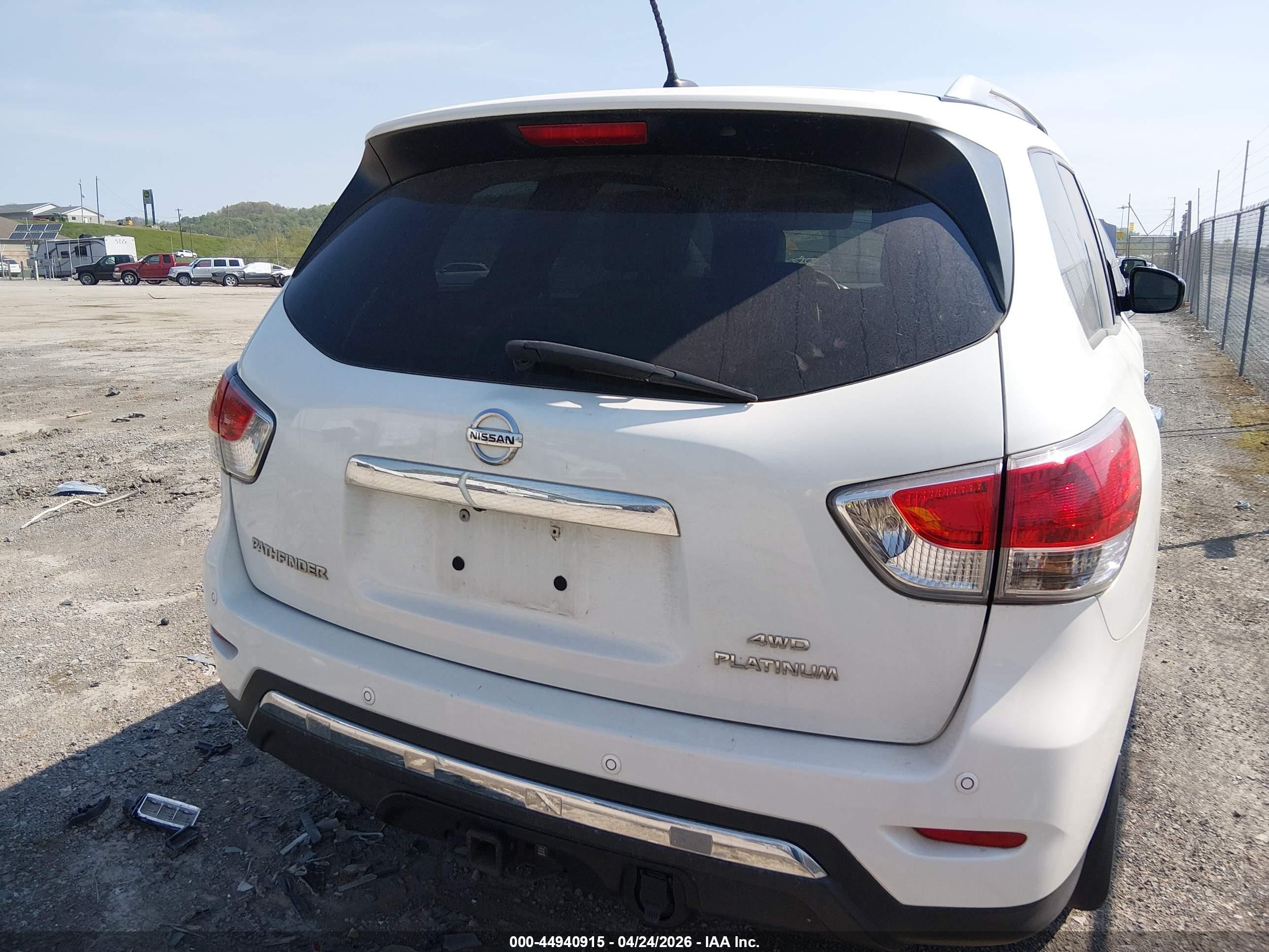 2014 Nissan Pathfinder Platinum Белый vin: 5N1AR2MM7EC640968