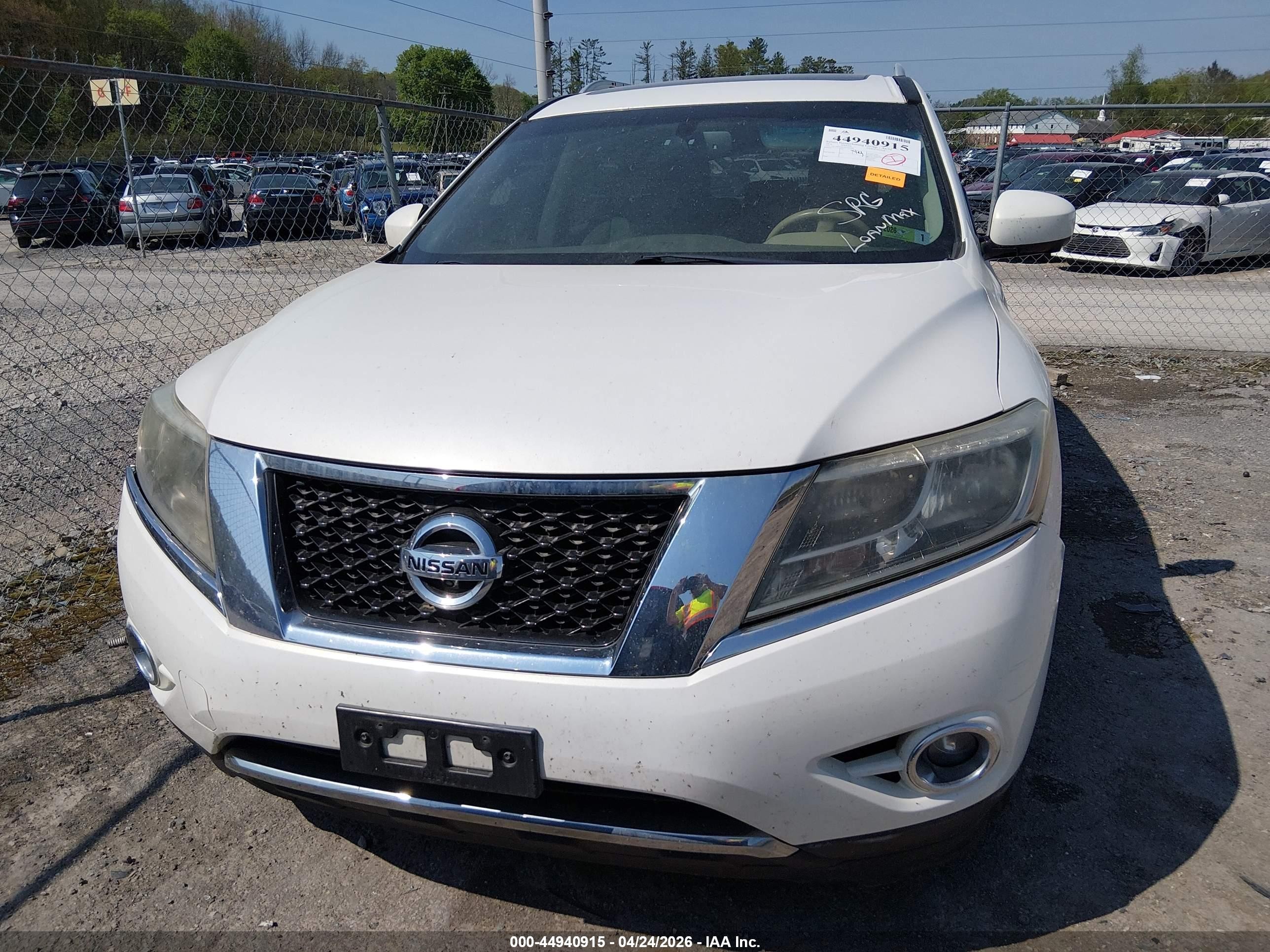 2014 Nissan Pathfinder Platinum Белый vin: 5N1AR2MM7EC640968