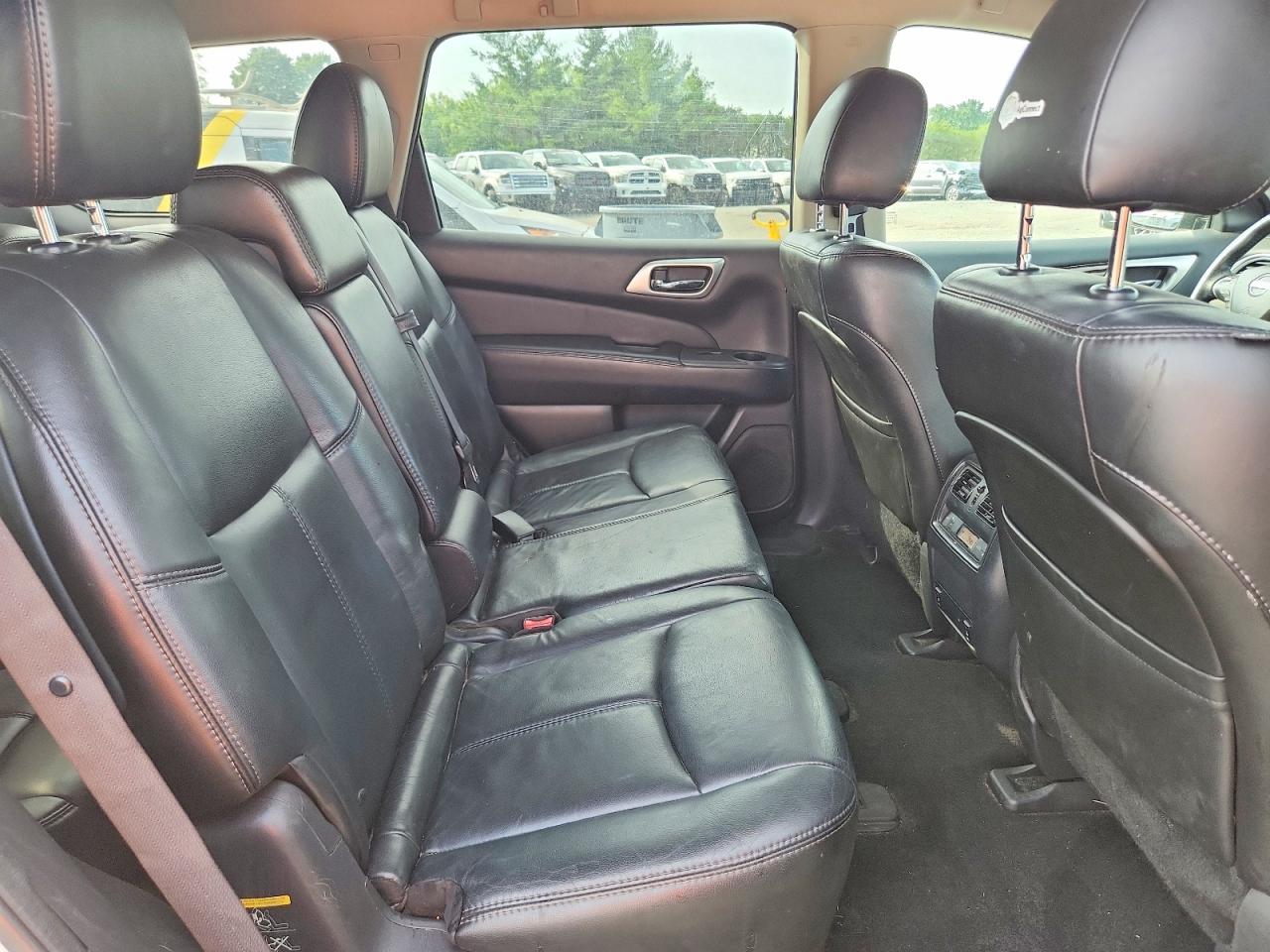 2014 Nissan Pathfinder S Белый vin: 5N1AR2MM7EC663943