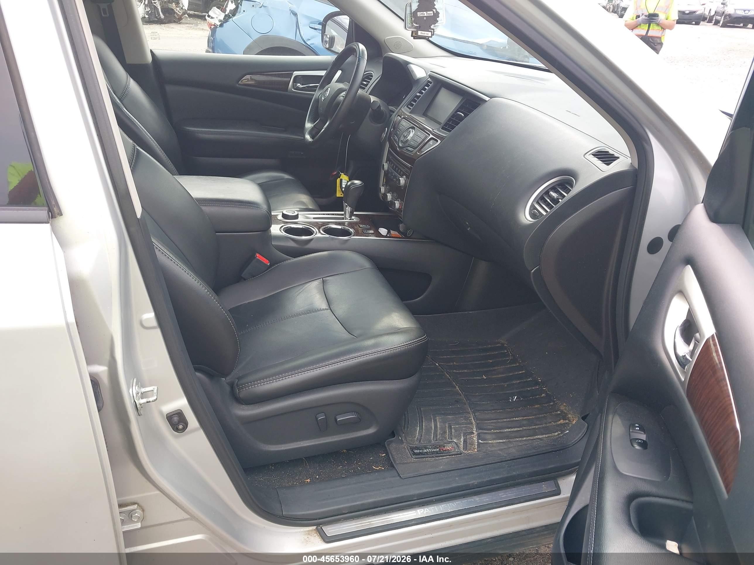 2014 Nissan Pathfinder Sl Silver vin: 5N1AR2MM7EC686820