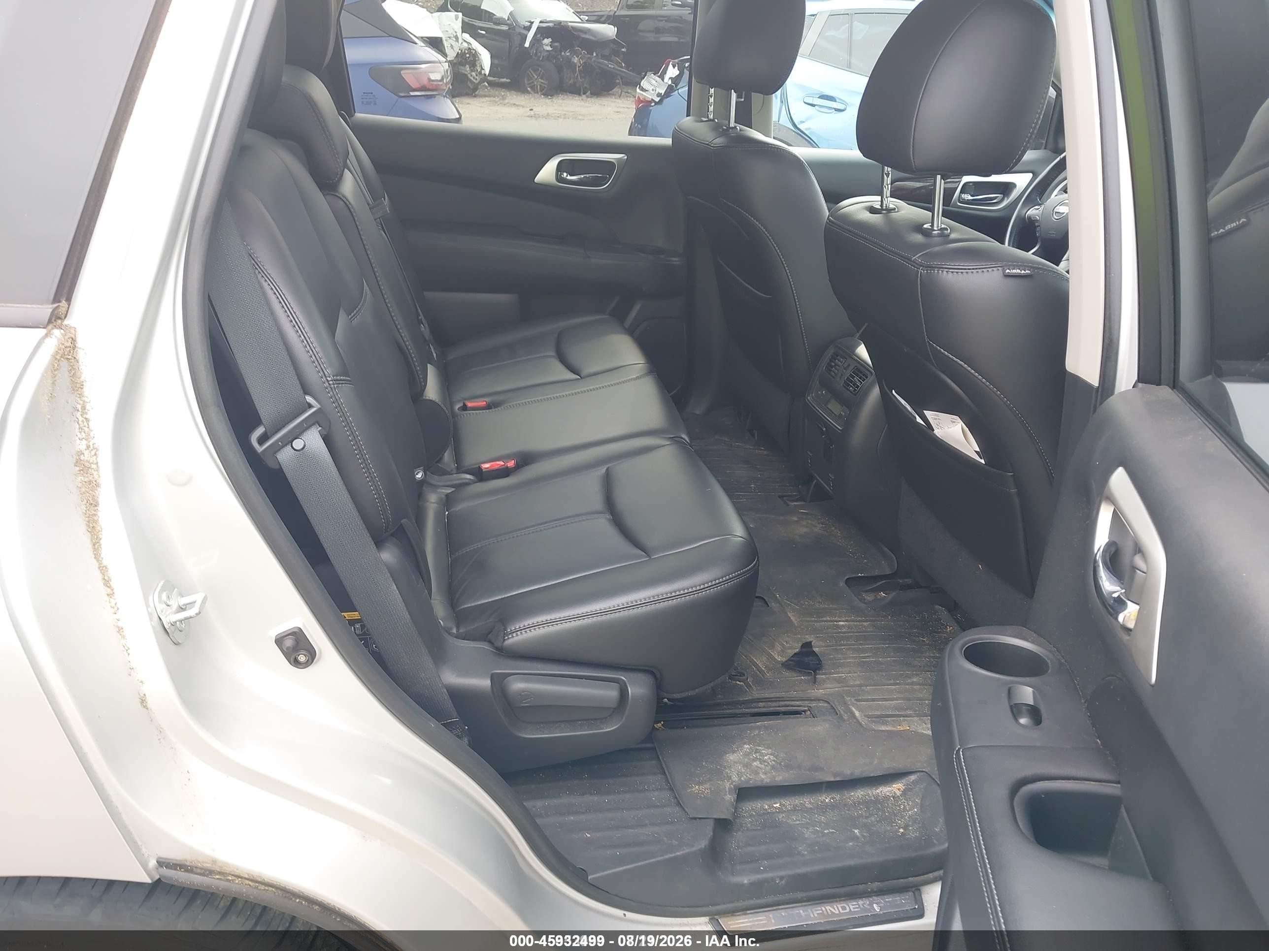 2014 Nissan Pathfinder Sl Серебряный vin: 5N1AR2MM7EC686820