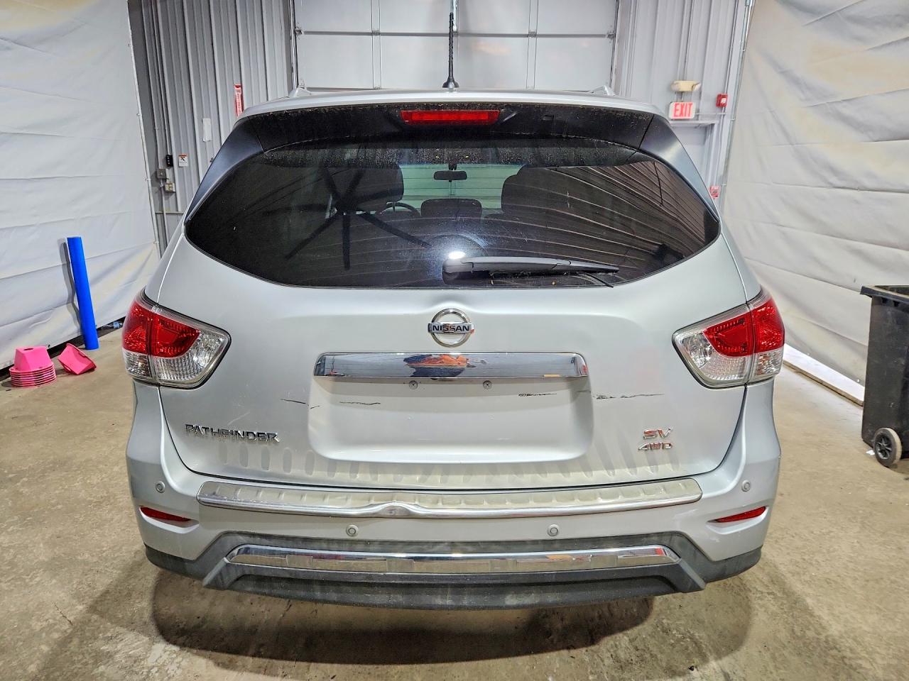 2014 Nissan Pathfinder Sv Silver vin: 5N1AR2MM7EC707682