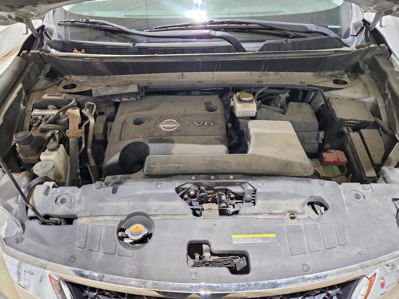 2014 Nissan Pathfinder Sv Silver vin: 5N1AR2MM7EC707682