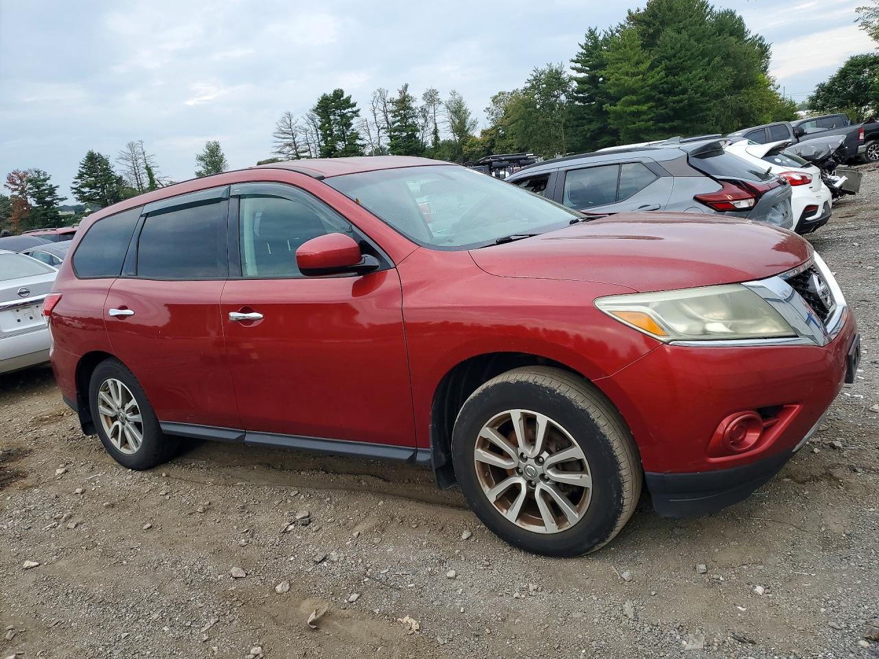 2014 Nissan Pathfinder S Red vin: 5N1AR2MM7EC722411