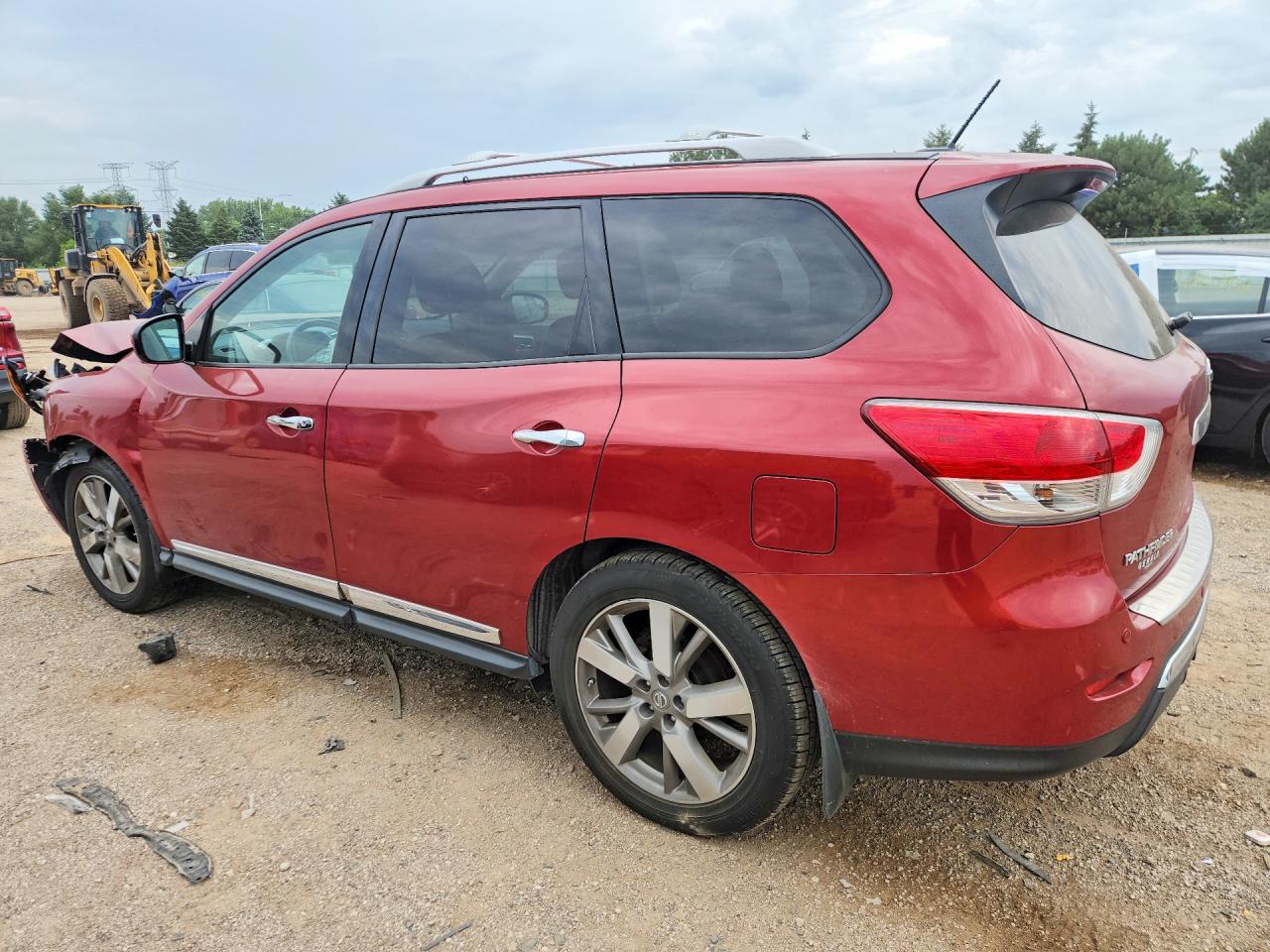 2015 Nissan Pathfinder Platinum Red vin: 5N1AR2MM7FC600391