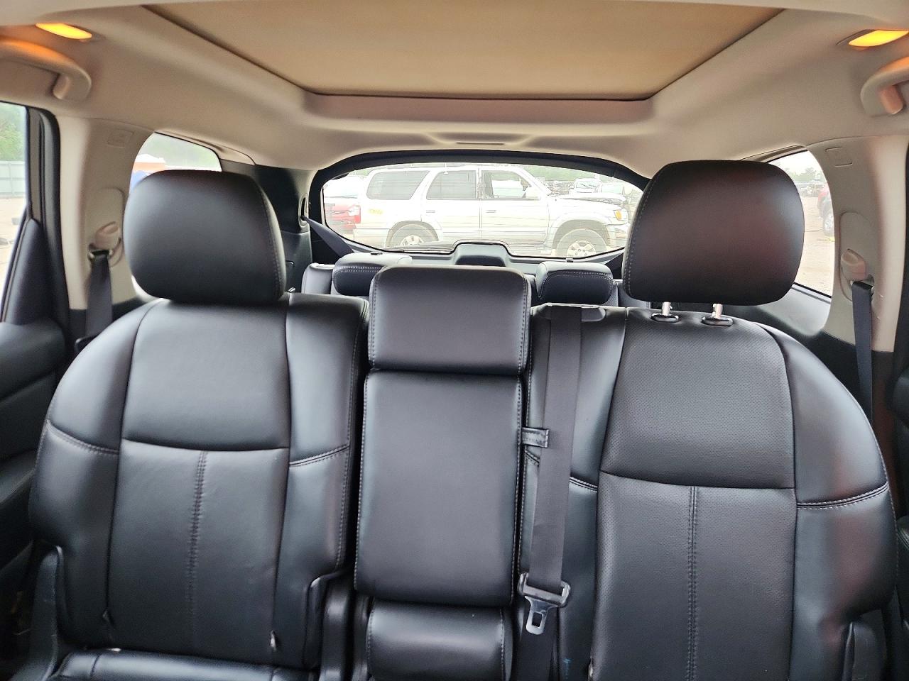2015 Nissan Pathfinder Platinum Red vin: 5N1AR2MM7FC600391