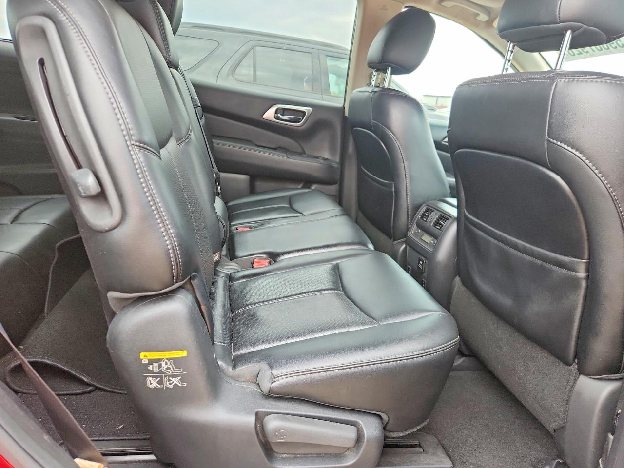 2015 Nissan Pathfinder Platinum Red vin: 5N1AR2MM7FC600391