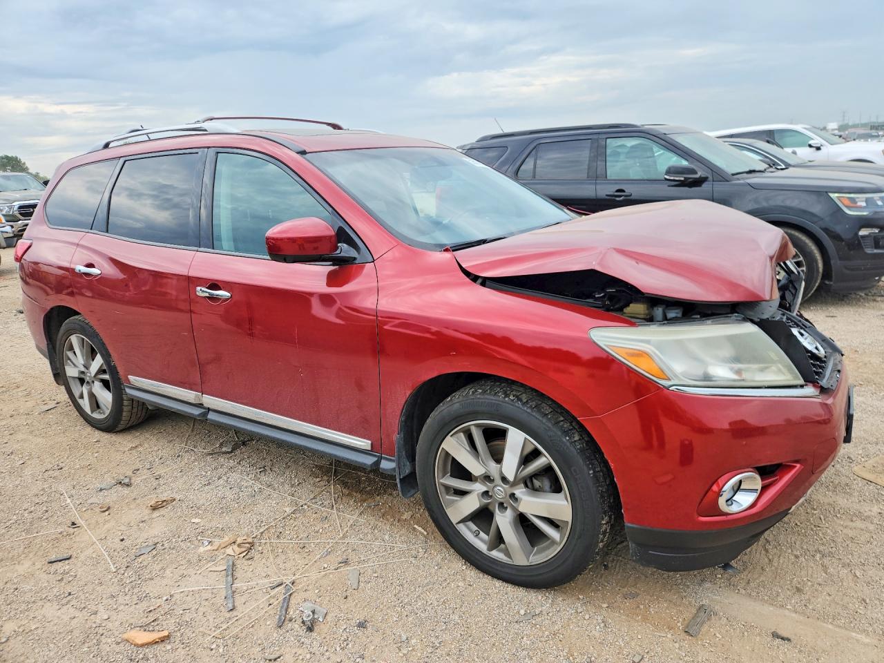 2015 Nissan Pathfinder Platinum Red vin: 5N1AR2MM7FC600391