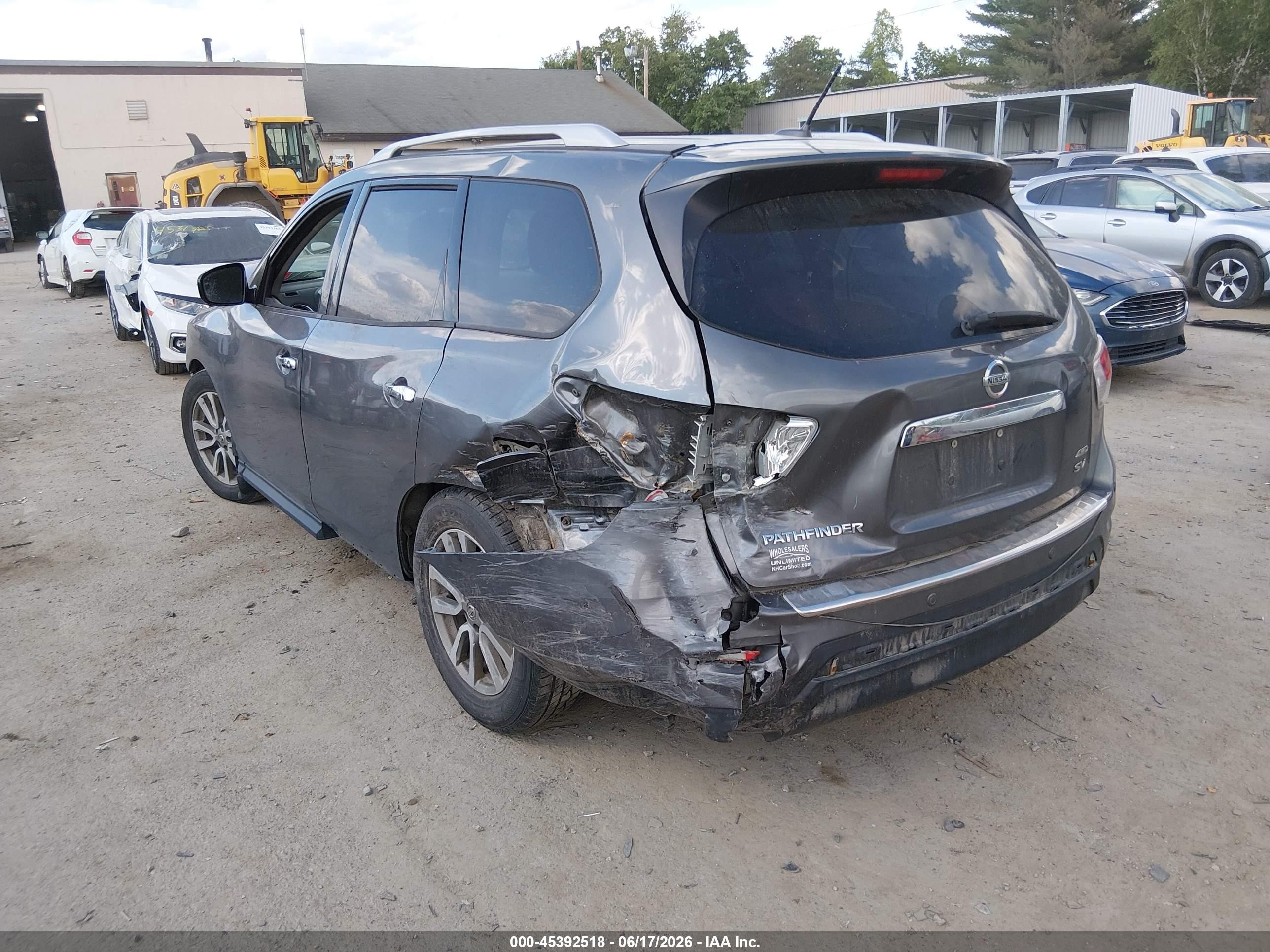 2015 Nissan Pathfinder Sv Silver vin: 5N1AR2MM7FC617062