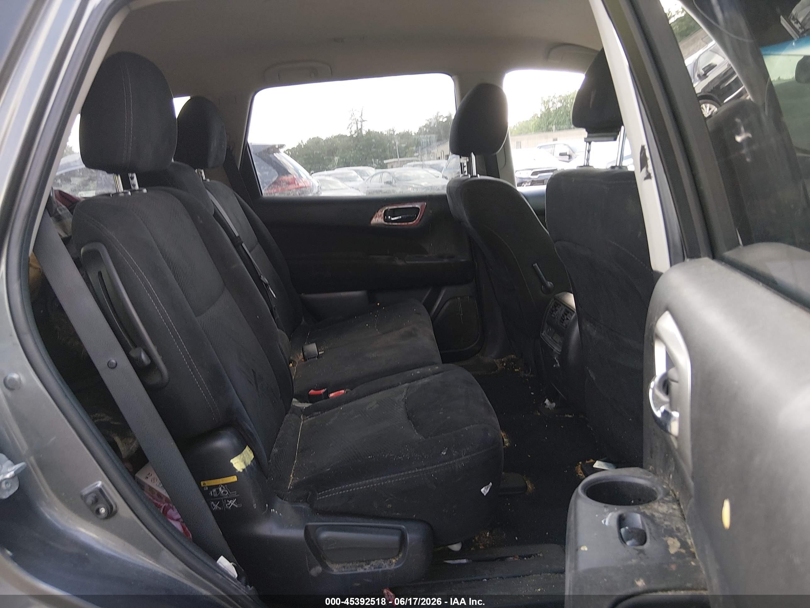 2015 Nissan Pathfinder Sv Silver vin: 5N1AR2MM7FC617062