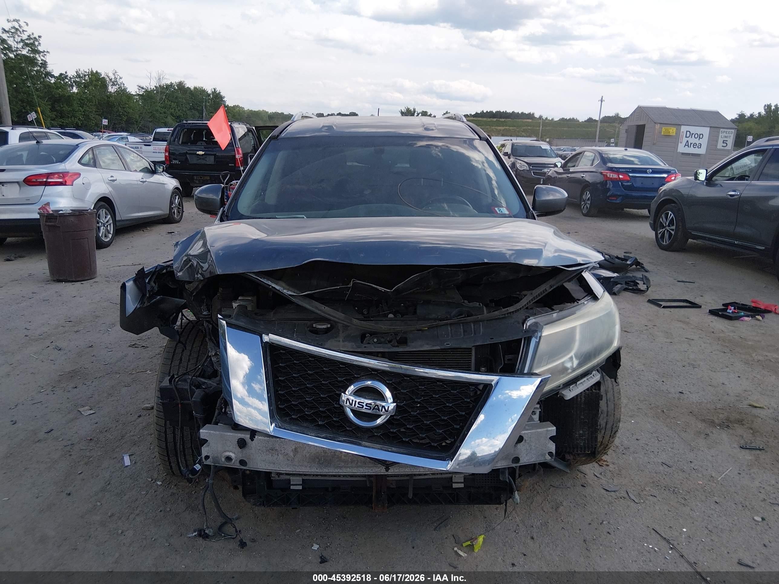 2015 Nissan Pathfinder Sv Silver vin: 5N1AR2MM7FC617062