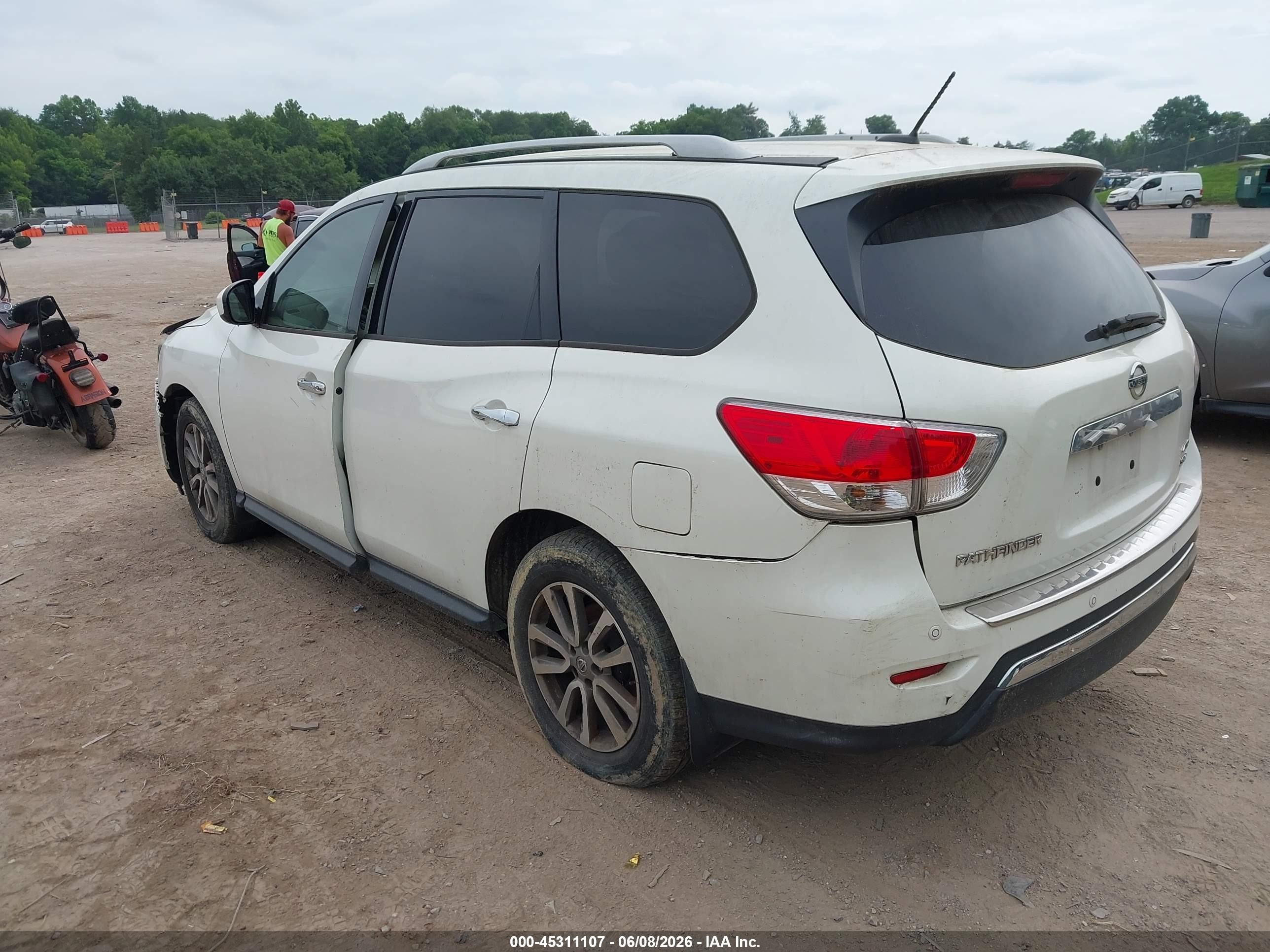 2015 Nissan Pathfinder Sv White vin: 5N1AR2MM7FC617949