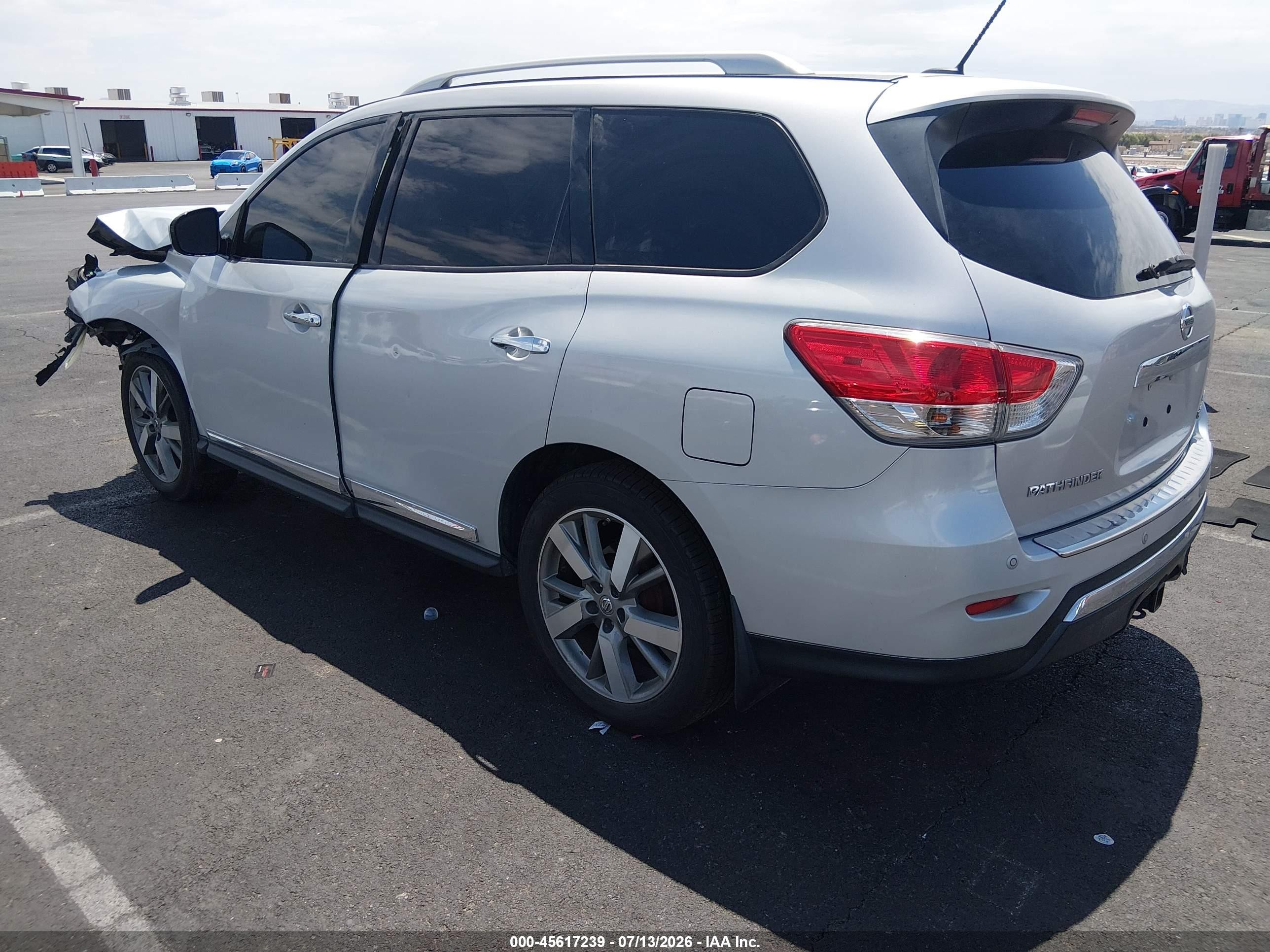 2015 Nissan Pathfinder Platinum Silver vin: 5N1AR2MM7FC622312