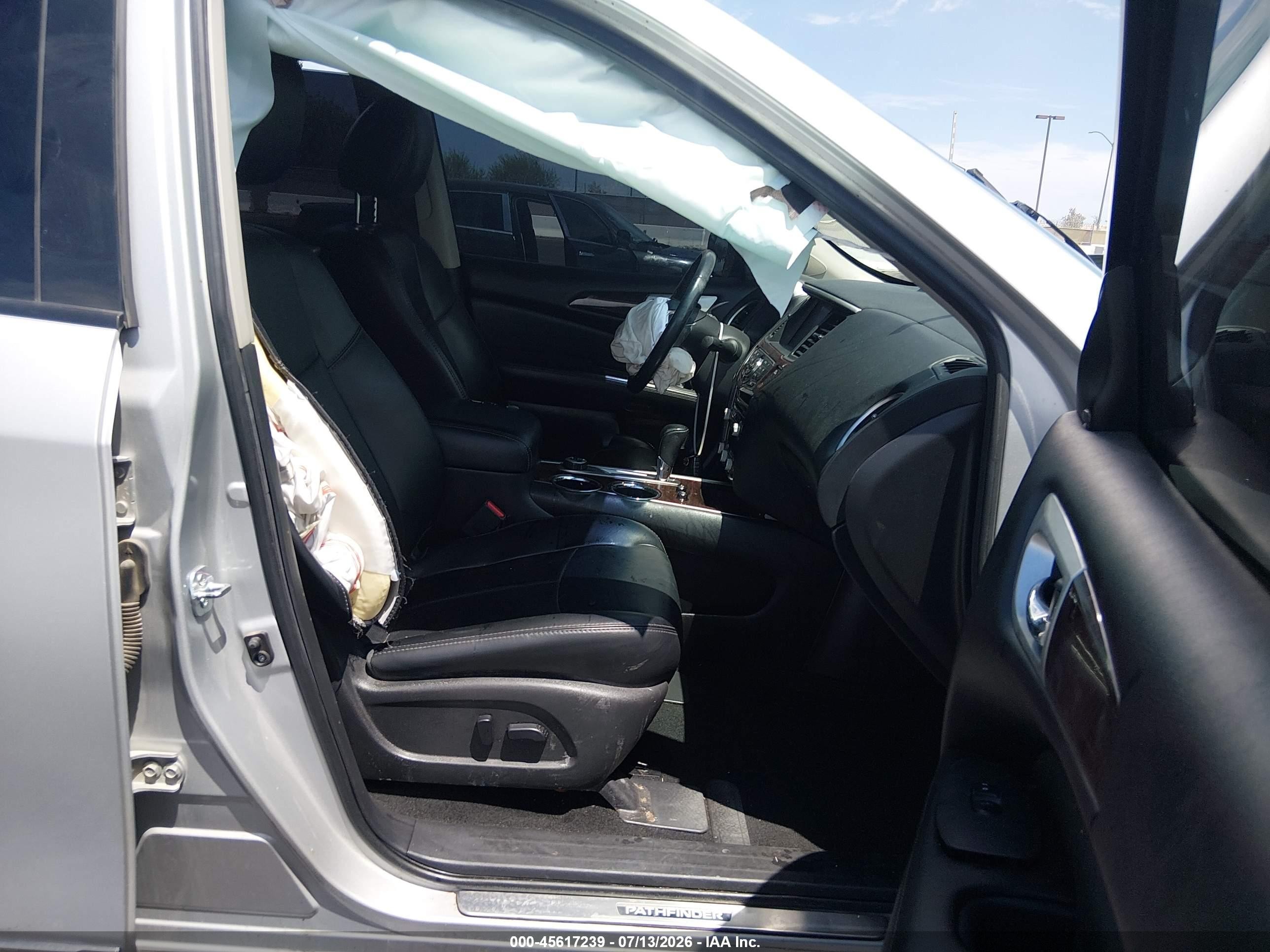 2015 Nissan Pathfinder Platinum Silver vin: 5N1AR2MM7FC622312