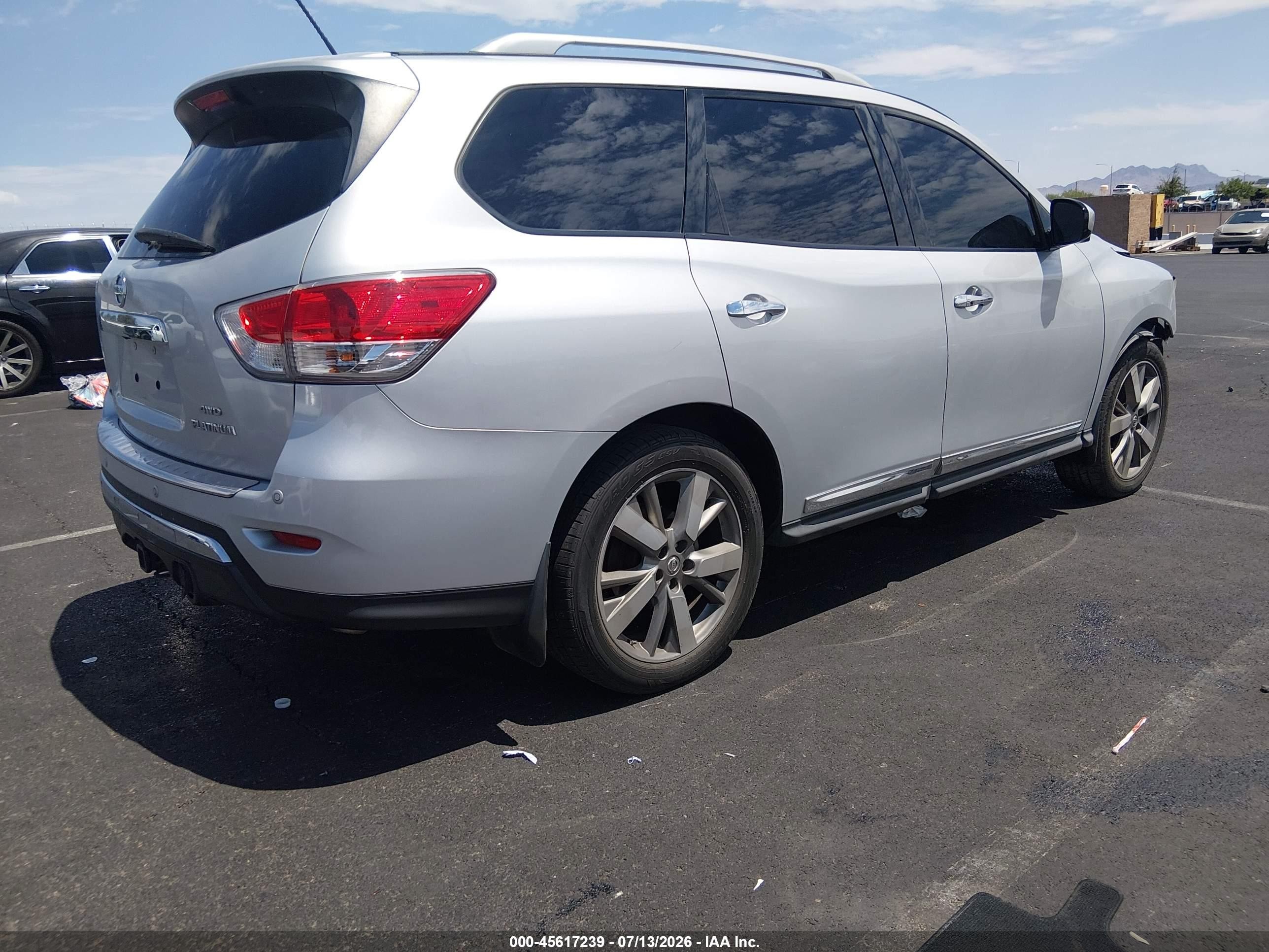 2015 Nissan Pathfinder Platinum Silver vin: 5N1AR2MM7FC622312