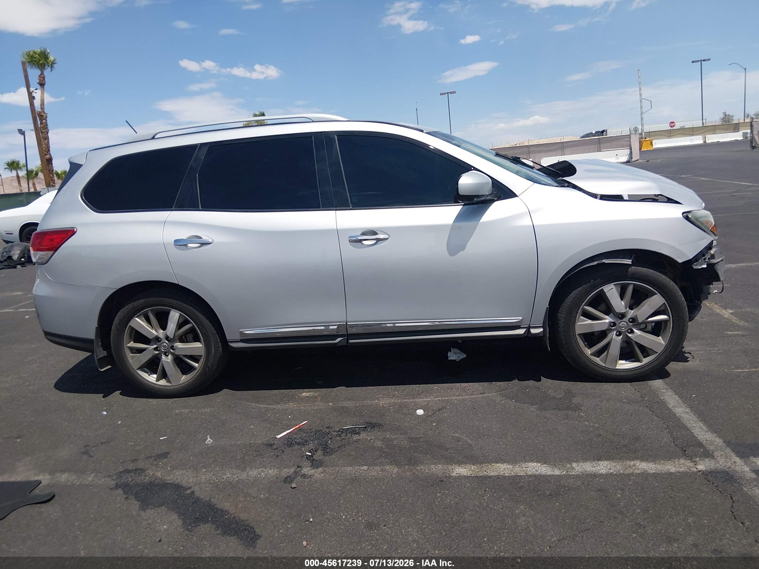 2015 Nissan Pathfinder Platinum Silver vin: 5N1AR2MM7FC622312