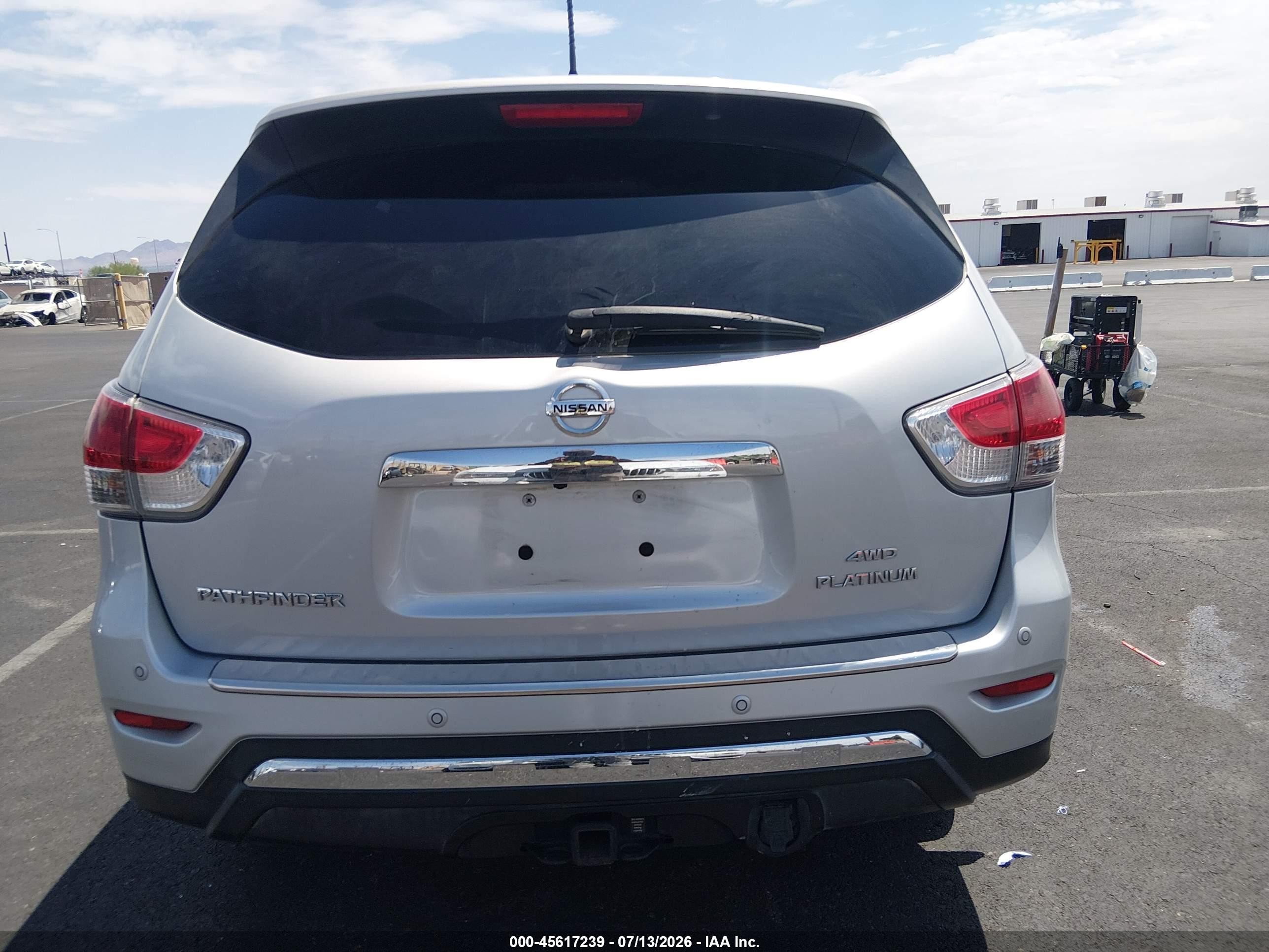 2015 Nissan Pathfinder Platinum Silver vin: 5N1AR2MM7FC622312