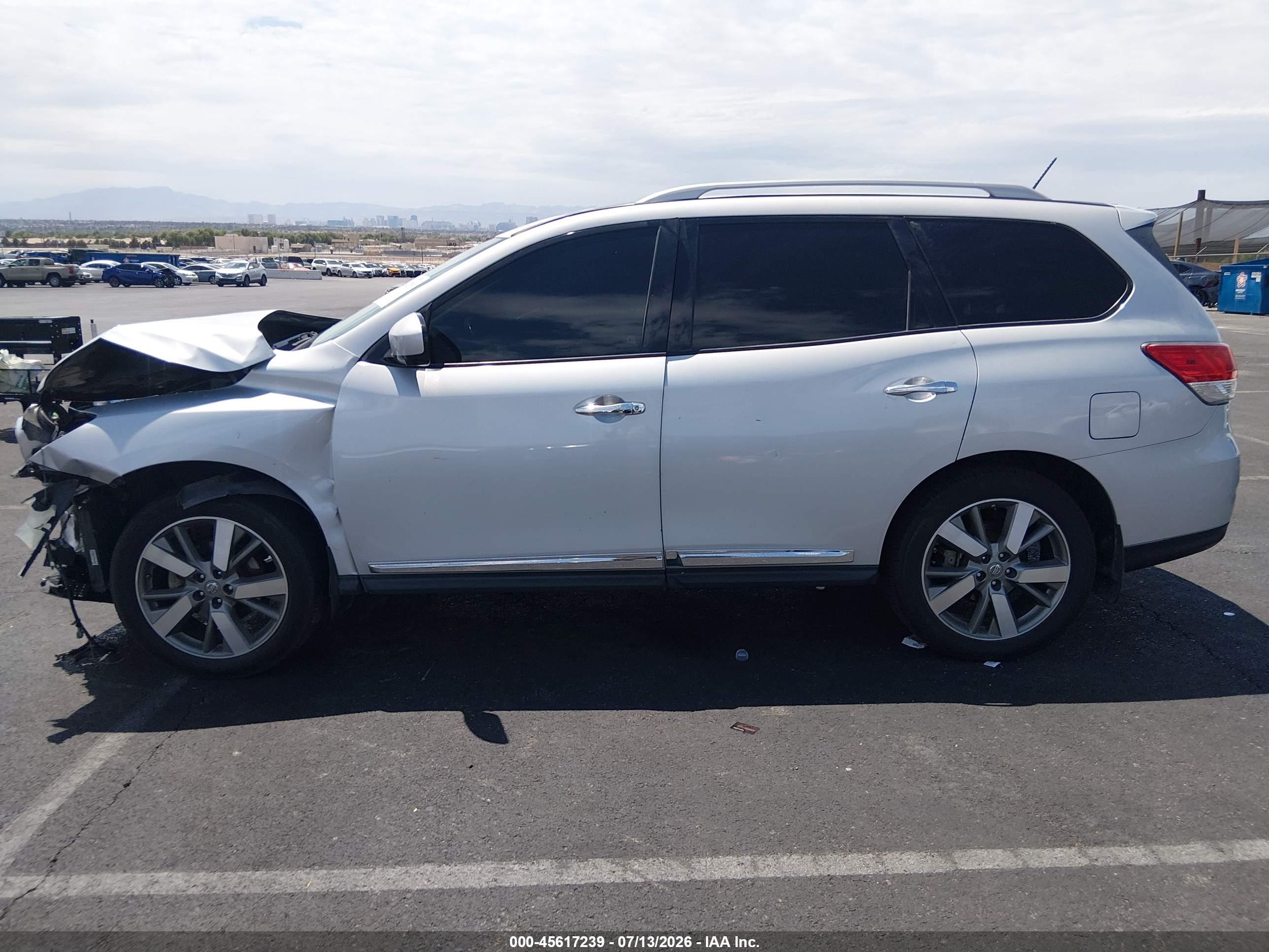 2015 Nissan Pathfinder Platinum Silver vin: 5N1AR2MM7FC622312