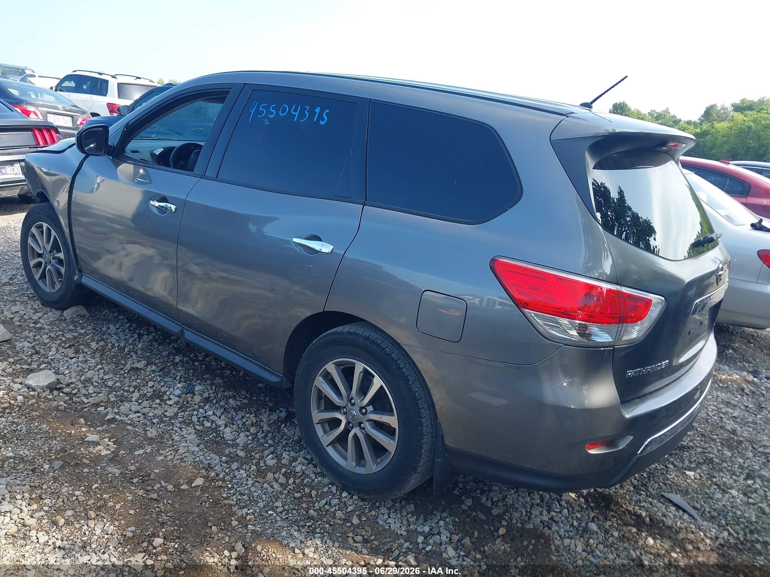 2015 Nissan Pathfinder S Gray vin: 5N1AR2MM7FC623671