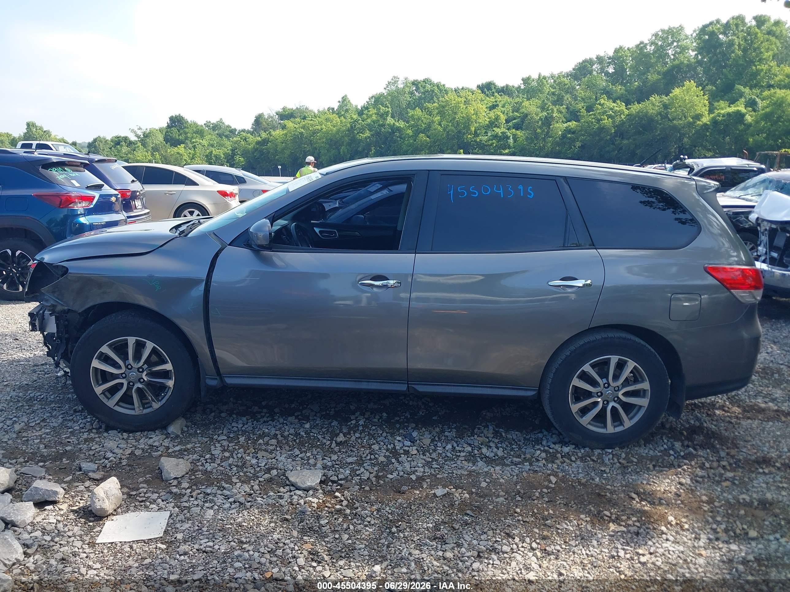 2015 Nissan Pathfinder S Gray vin: 5N1AR2MM7FC623671
