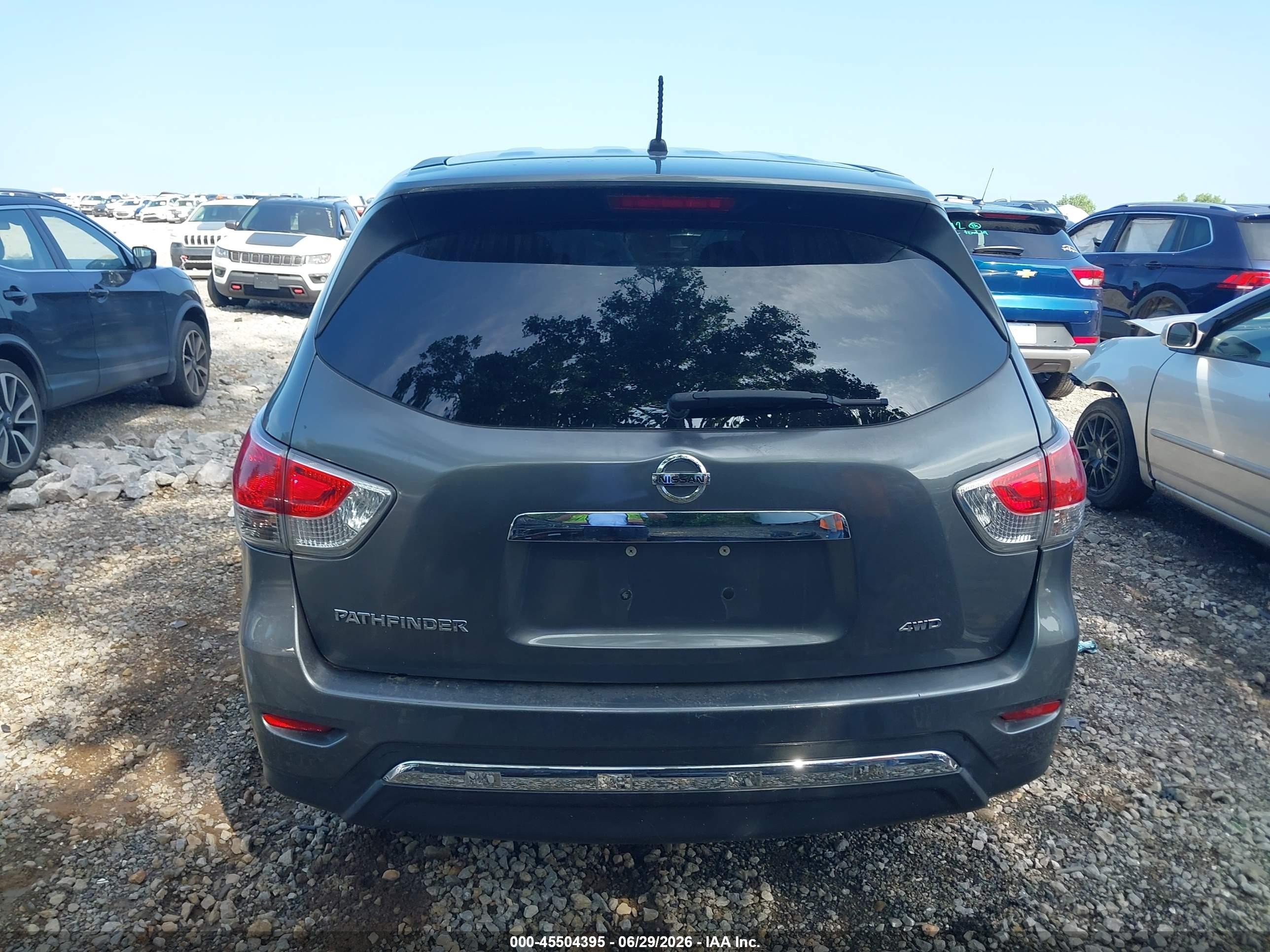 2015 Nissan Pathfinder S Gray vin: 5N1AR2MM7FC623671