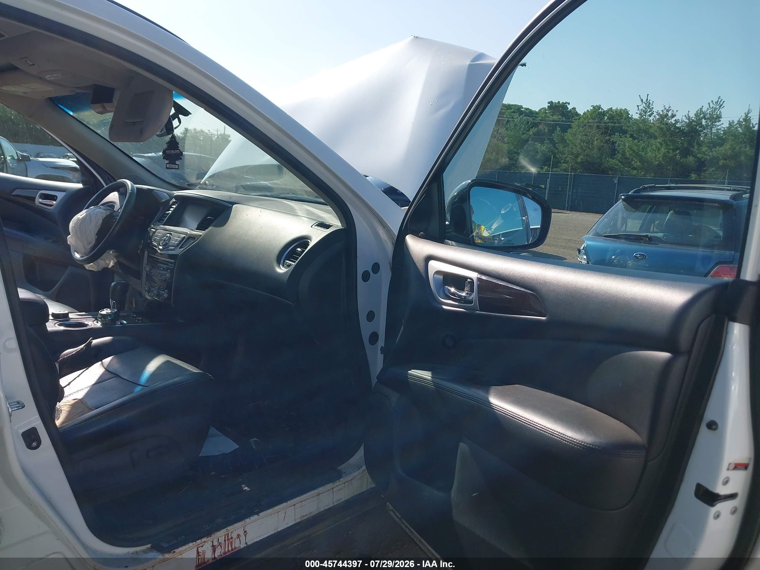2015 Nissan Pathfinder Platinum White vin: 5N1AR2MM7FC626831