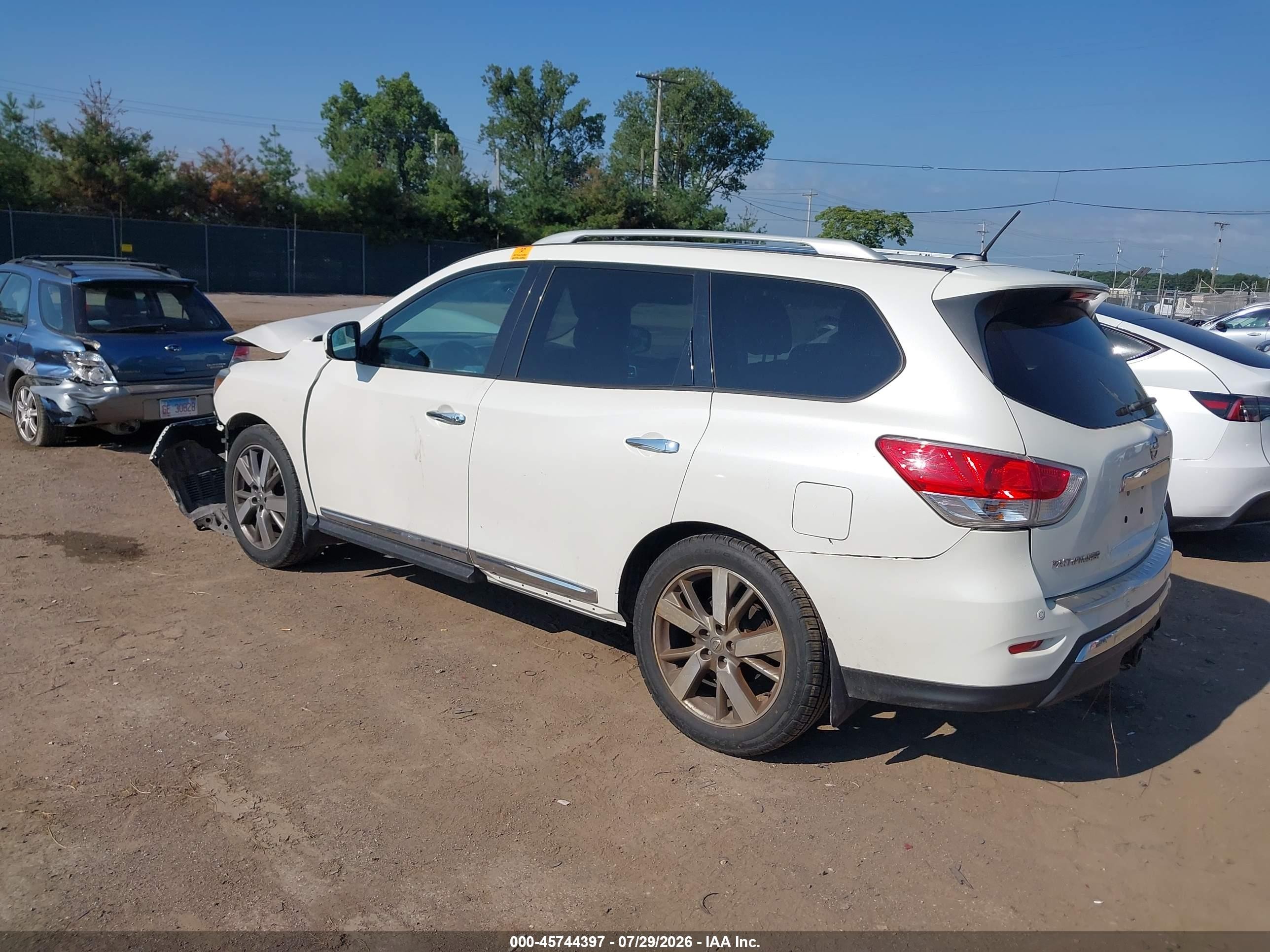 2015 Nissan Pathfinder Platinum White vin: 5N1AR2MM7FC626831