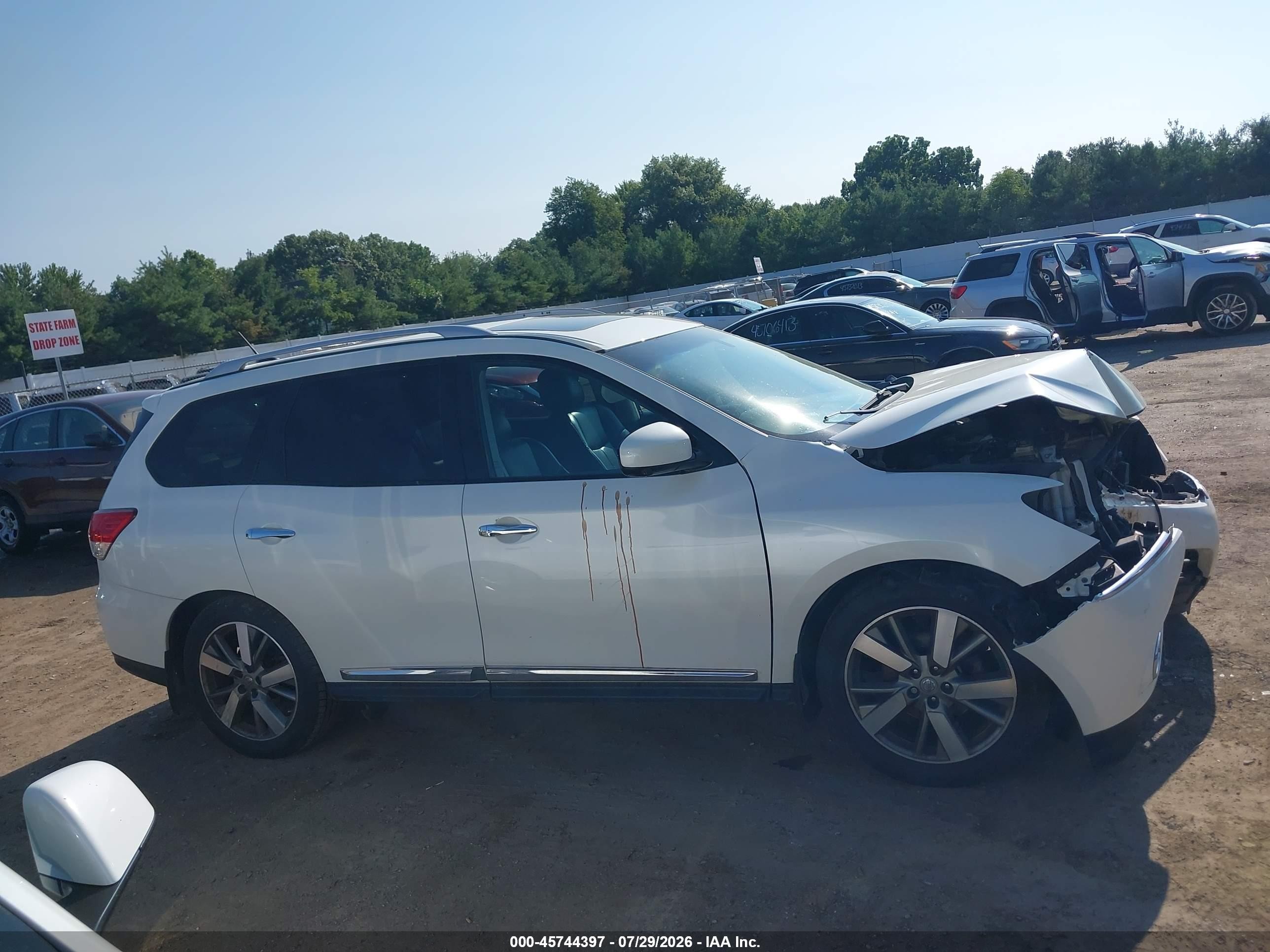 2015 Nissan Pathfinder Platinum White vin: 5N1AR2MM7FC626831
