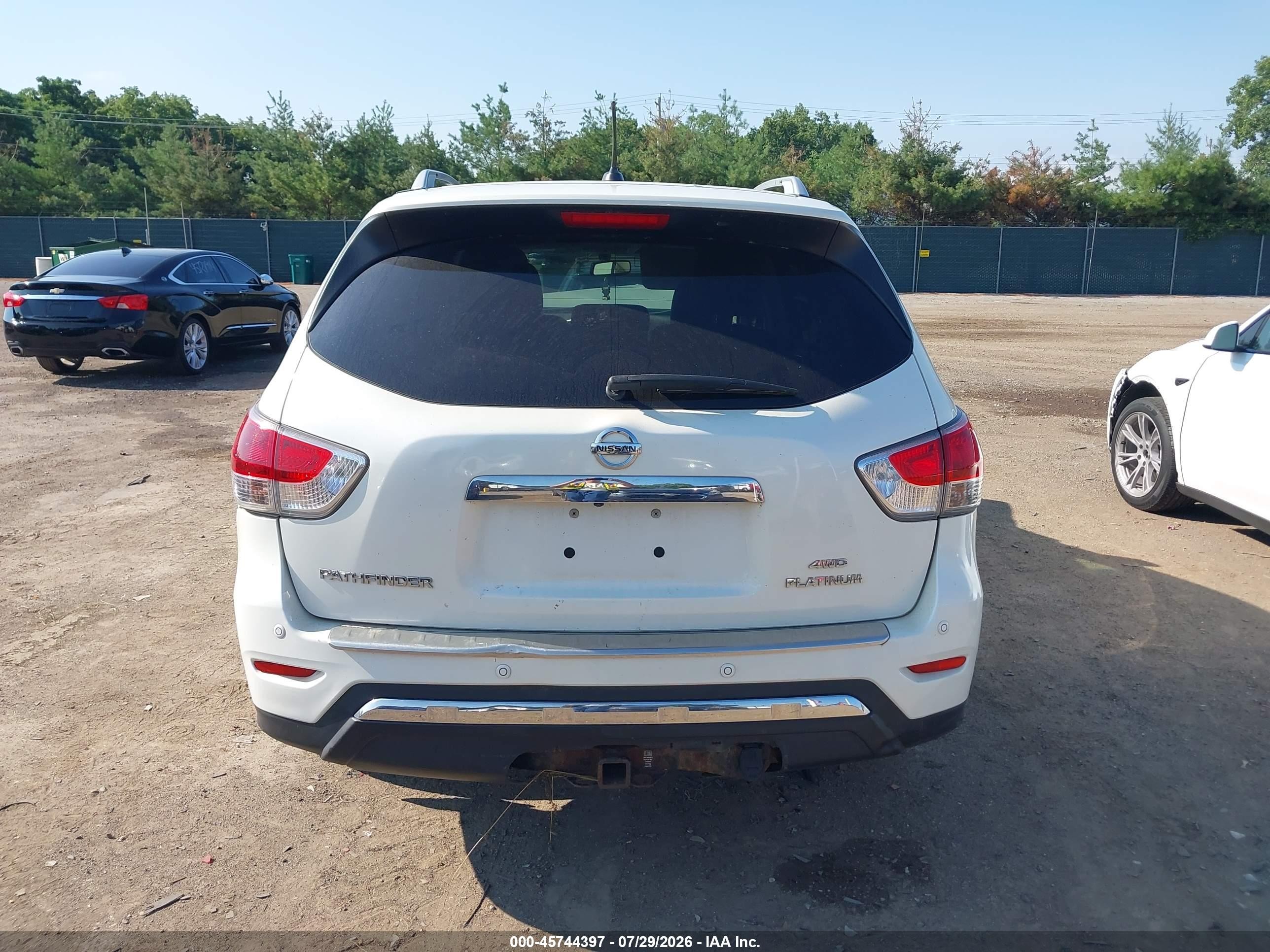 2015 Nissan Pathfinder Platinum White vin: 5N1AR2MM7FC626831