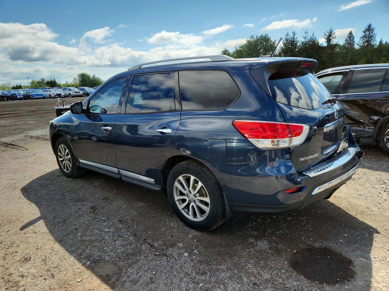 2015 Nissan Pathfinder S Blue vin: 5N1AR2MM7FC648876