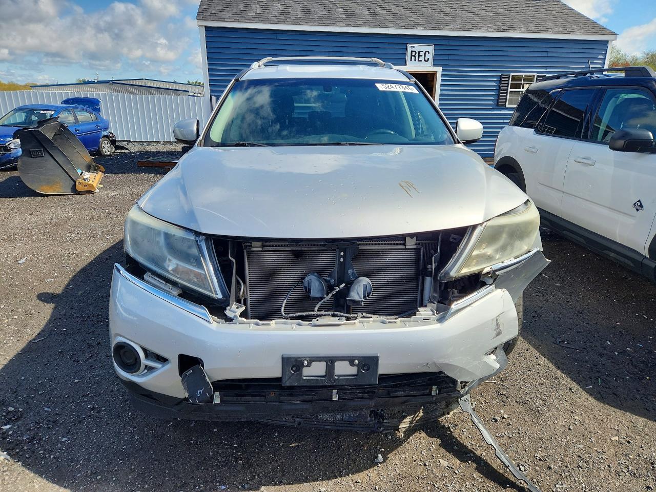 2015 Nissan Pathfinder S Silver vin: 5N1AR2MM7FC671574