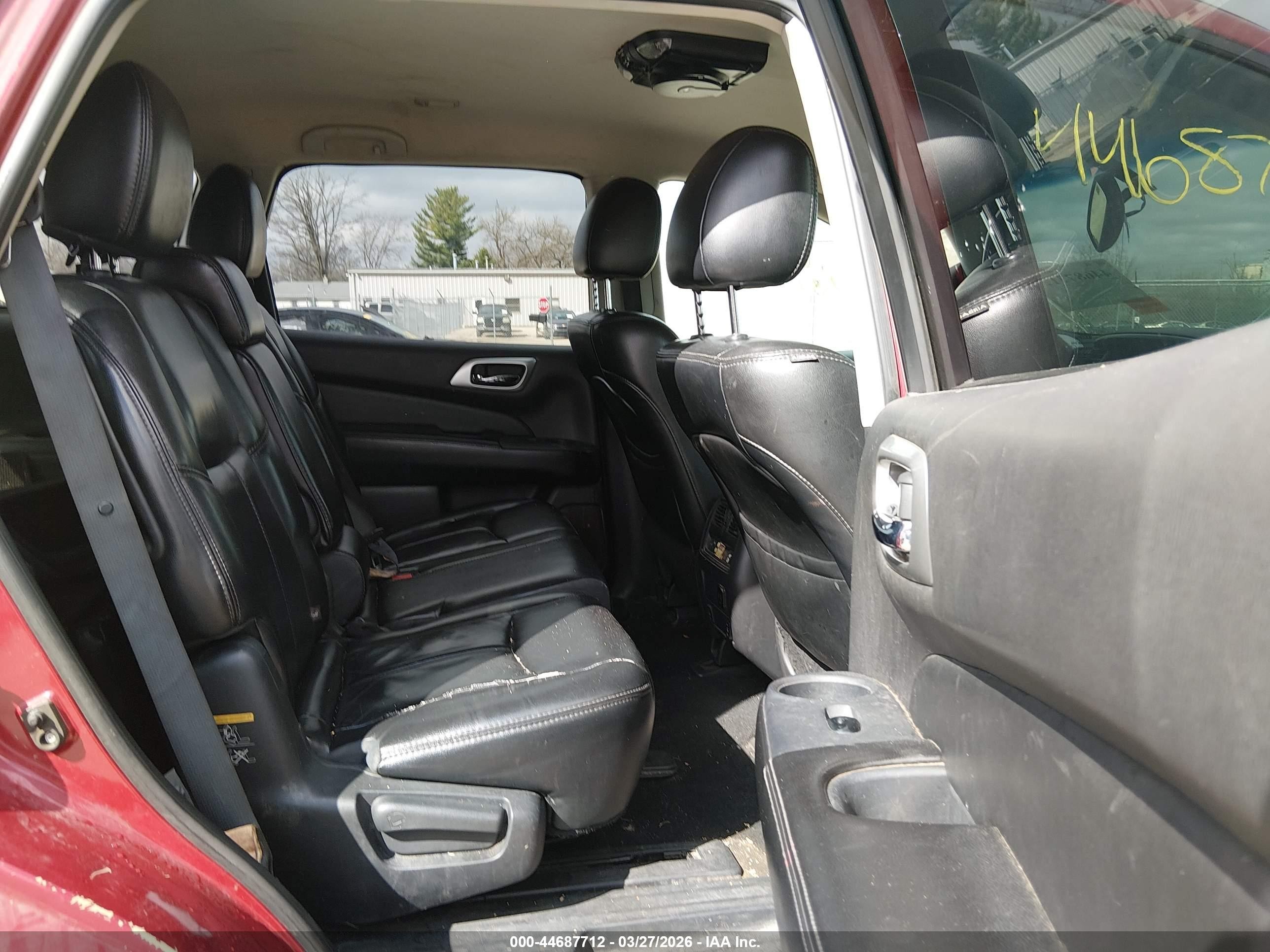 2015 Nissan Pathfinder Sl Red vin: 5N1AR2MM7FC694465
