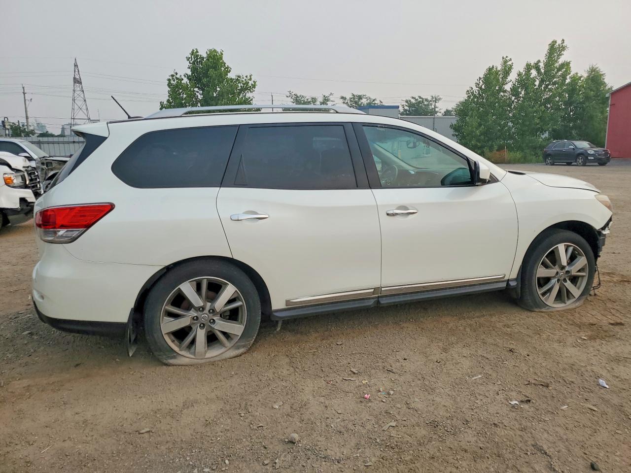2015 Nissan Pathfinder S White vin: 5N1AR2MM7FC697463