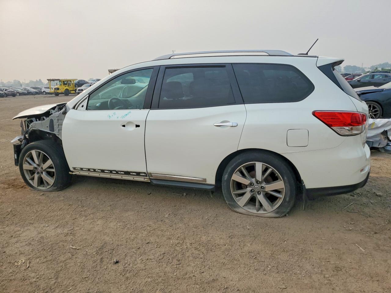 2015 Nissan Pathfinder S White vin: 5N1AR2MM7FC697463