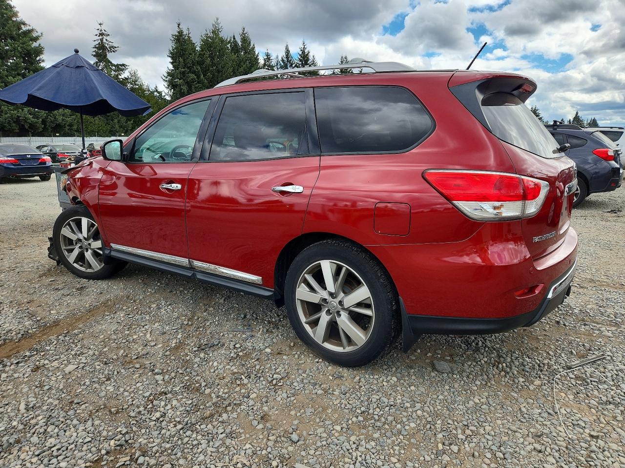 2015 Nissan Pathfinder S Red vin: 5N1AR2MM7FC702015
