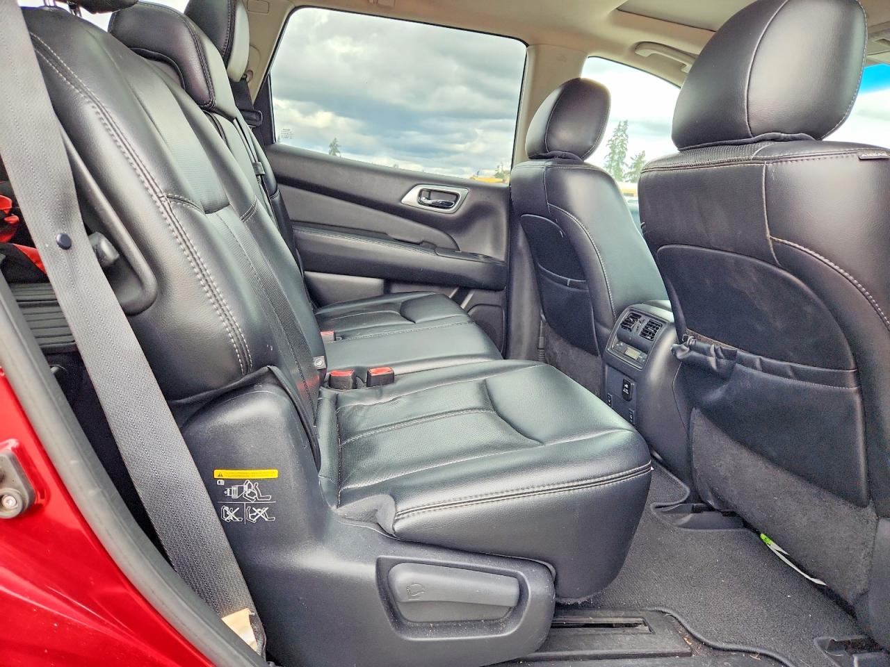 2015 Nissan Pathfinder S Red vin: 5N1AR2MM7FC702015
