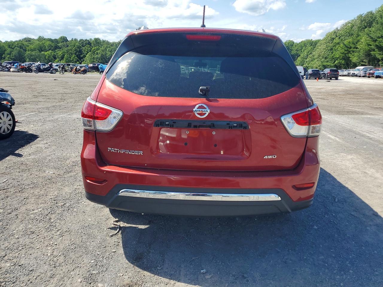 2015 Nissan Pathfinder S Red vin: 5N1AR2MM7FC718165