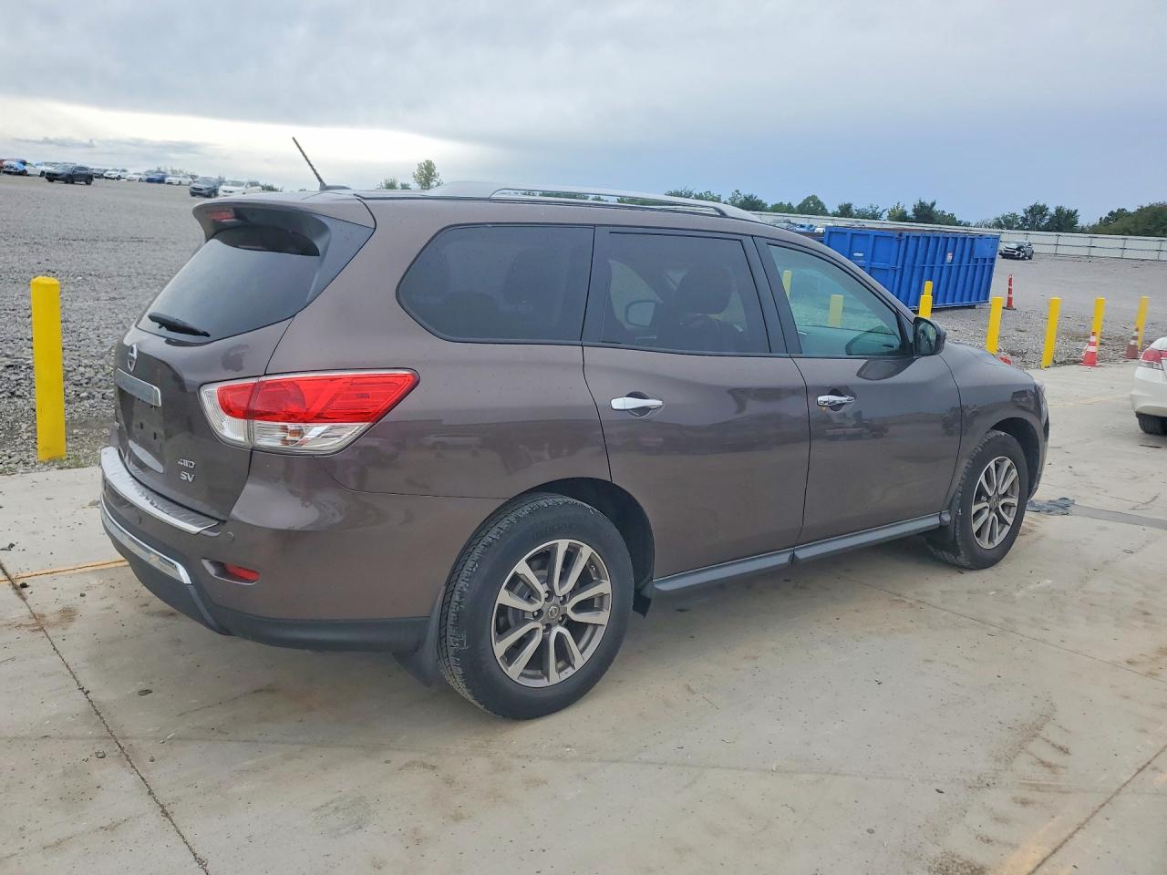 2015 Nissan Pathfinder Sv Brown vin: 5N1AR2MM7FC719901