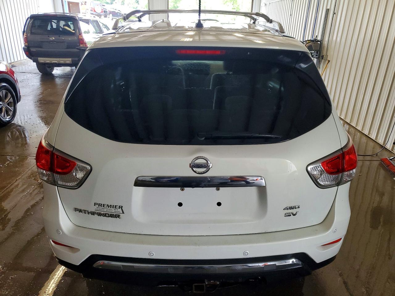 2013 Nissan Pathfinder S Белый vin: 5N1AR2MM8DC600610