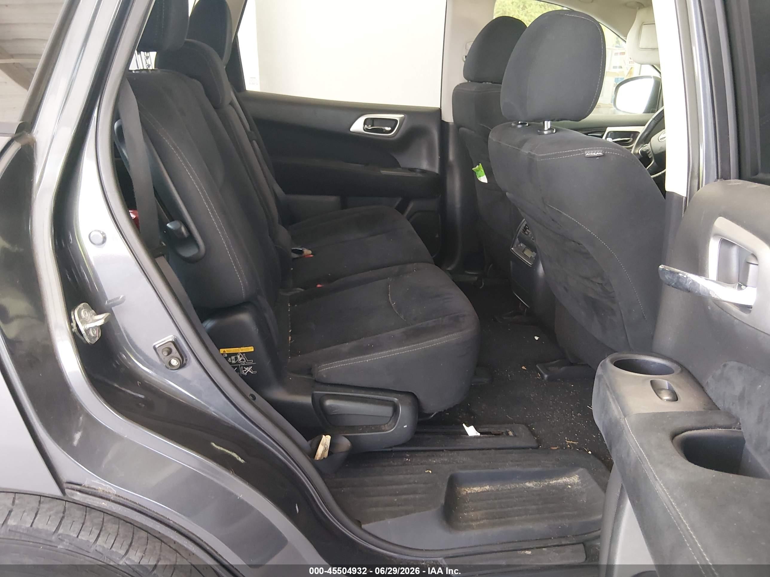 2013 Nissan Pathfinder Sv Gray vin: 5N1AR2MM8DC632814