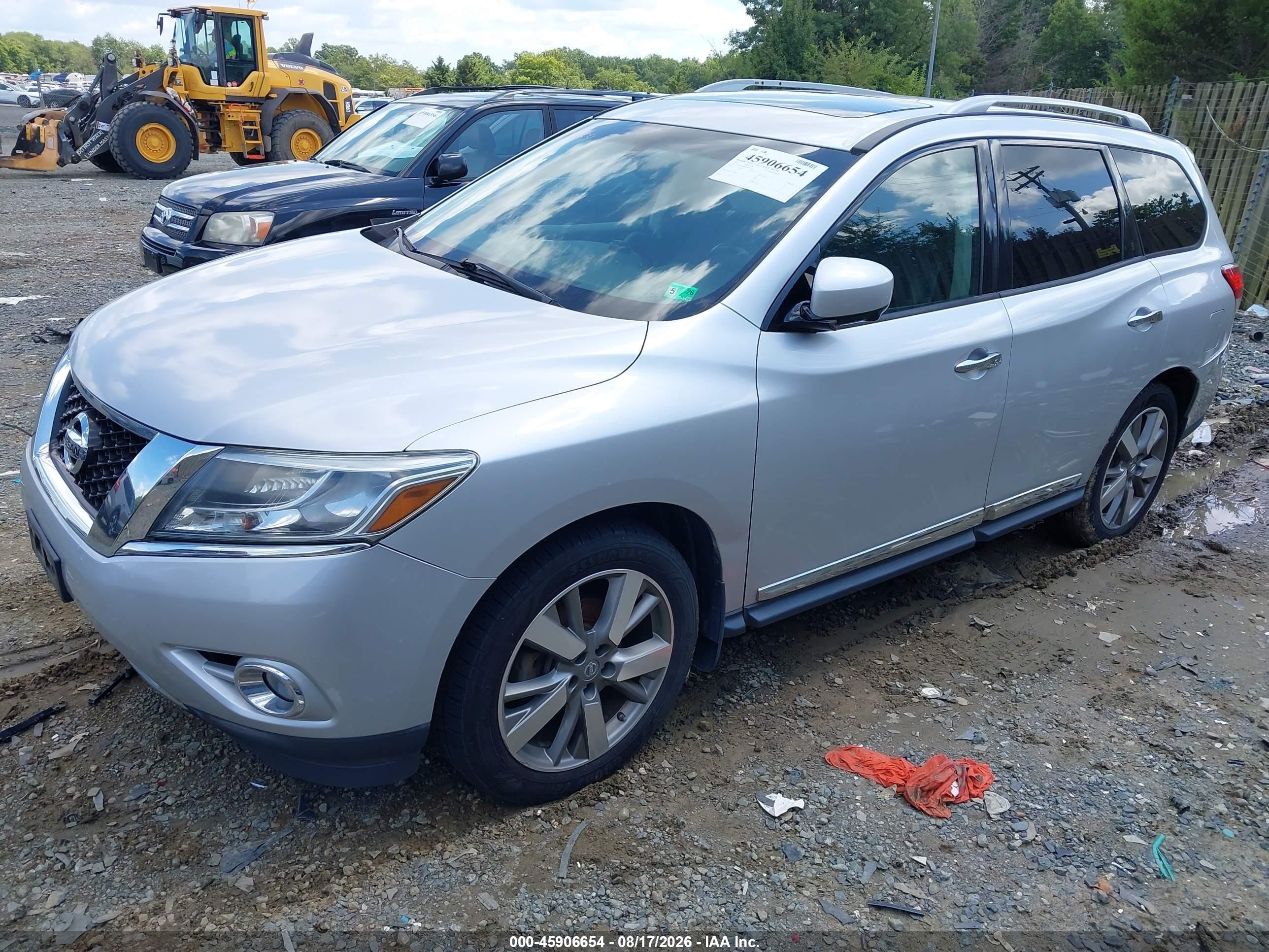 2013 Nissan Pathfinder Platinum Silver vin: 5N1AR2MM8DC645174