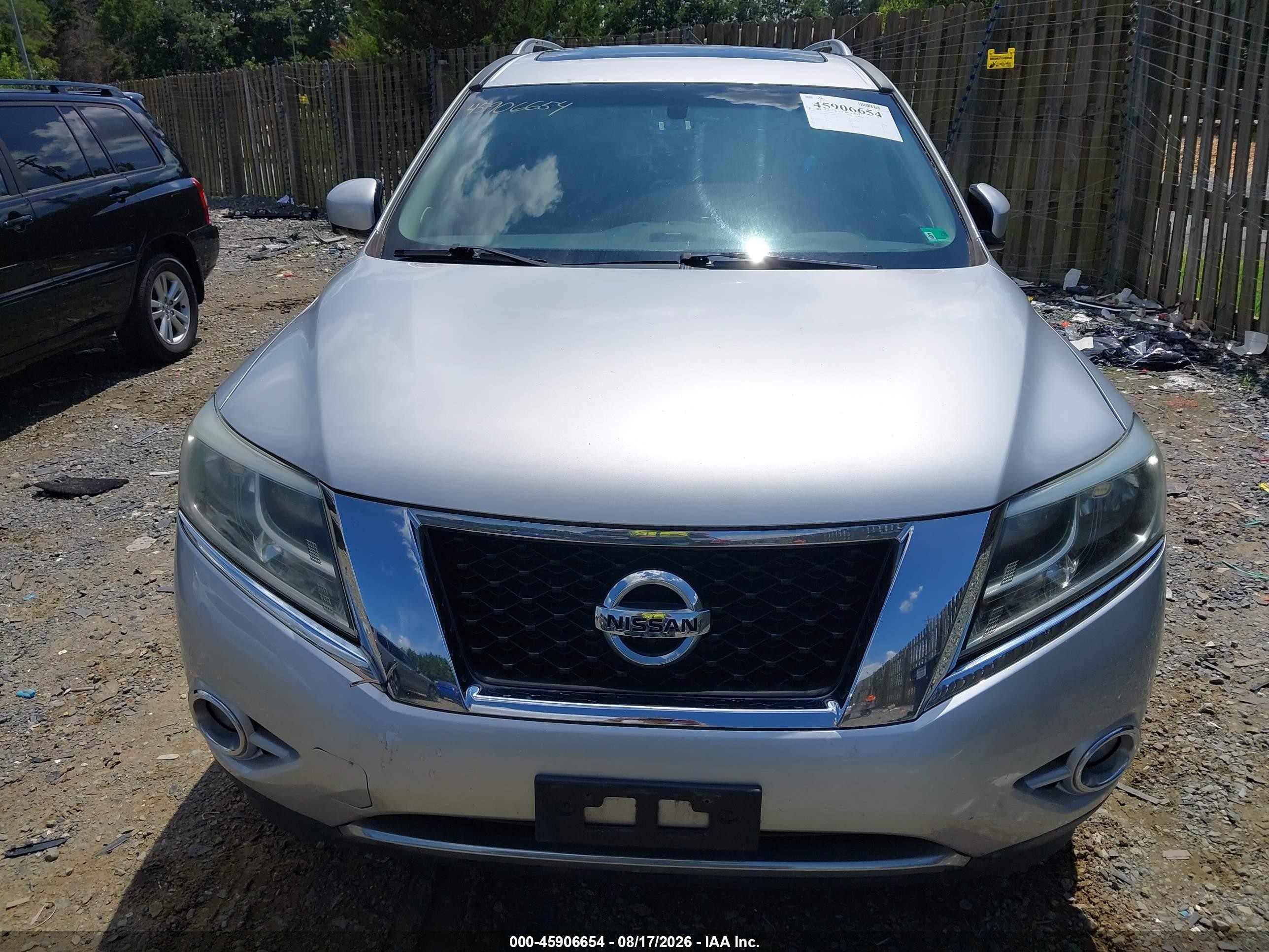 2013 Nissan Pathfinder Platinum Silver vin: 5N1AR2MM8DC645174
