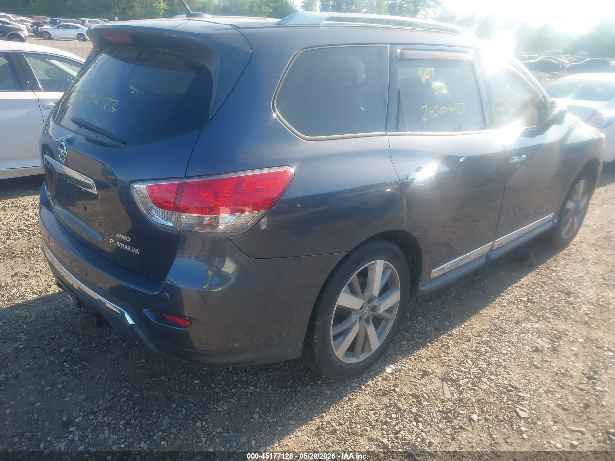 2013 Nissan Pathfinder Platinum Gray vin: 5N1AR2MM8DC652528