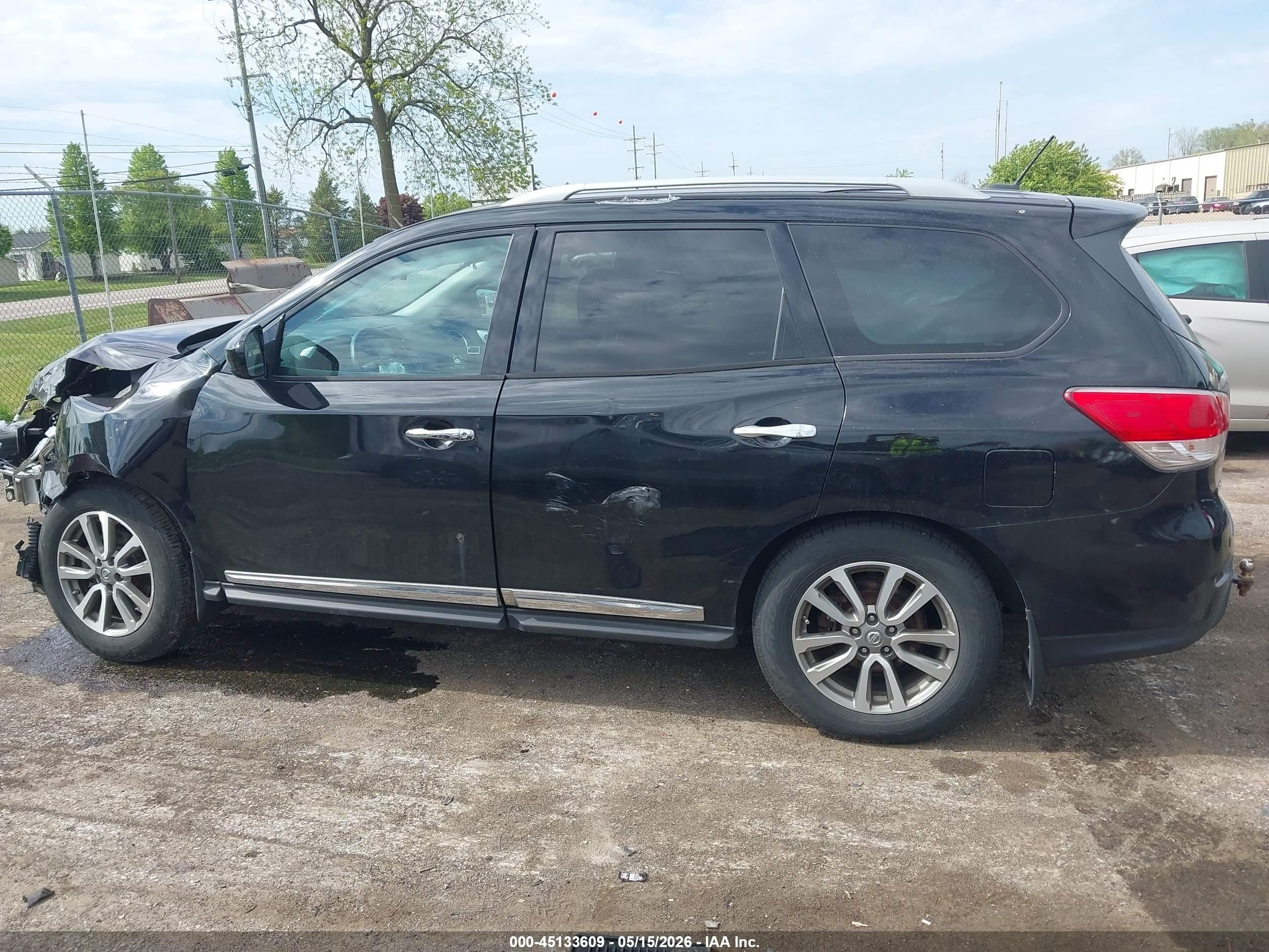 2013 Nissan Pathfinder Platinum/s/sl/sv Black vin: 5N1AR2MM8DC662105